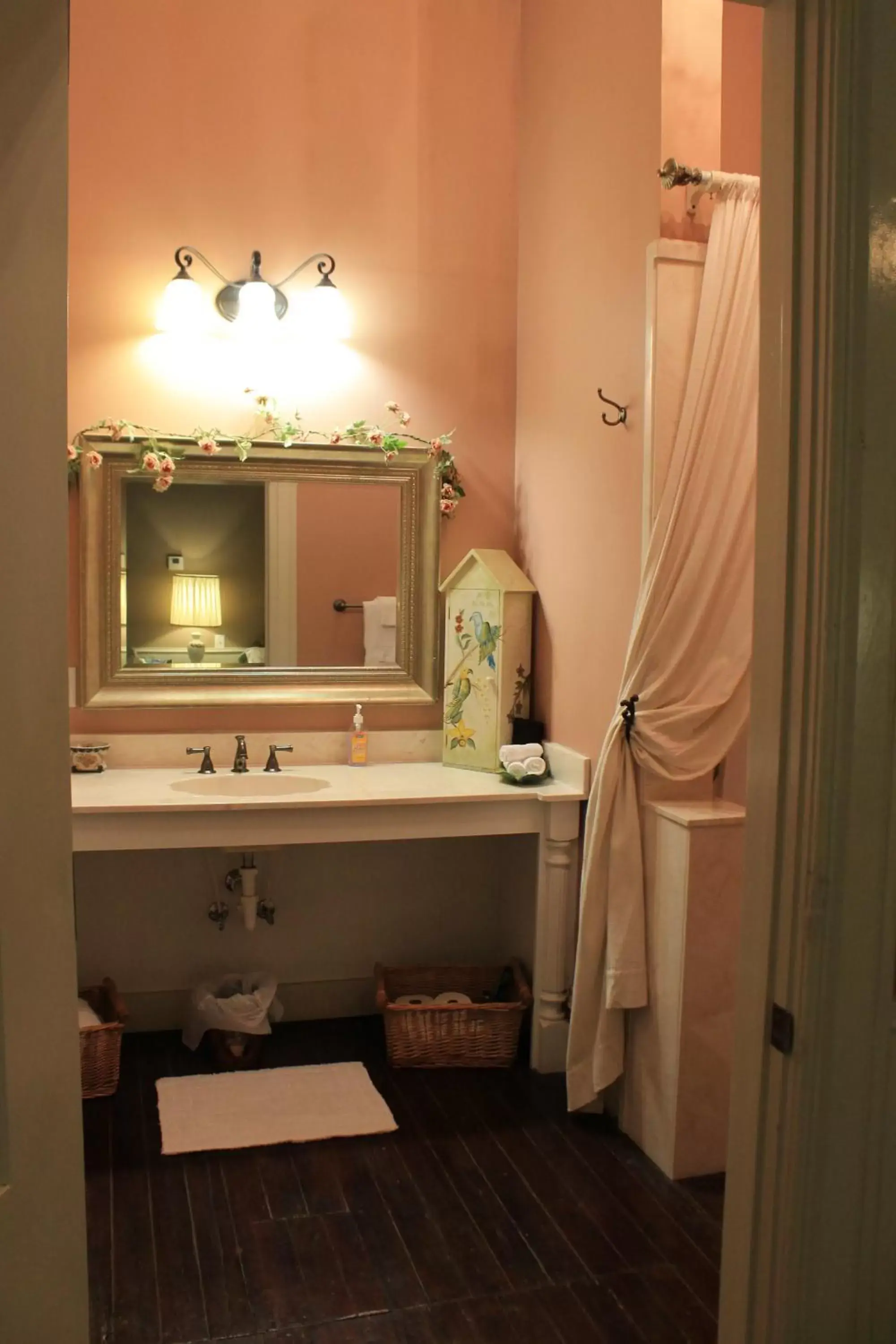 Bathroom in Grand Magnolia Ballroom & Suites