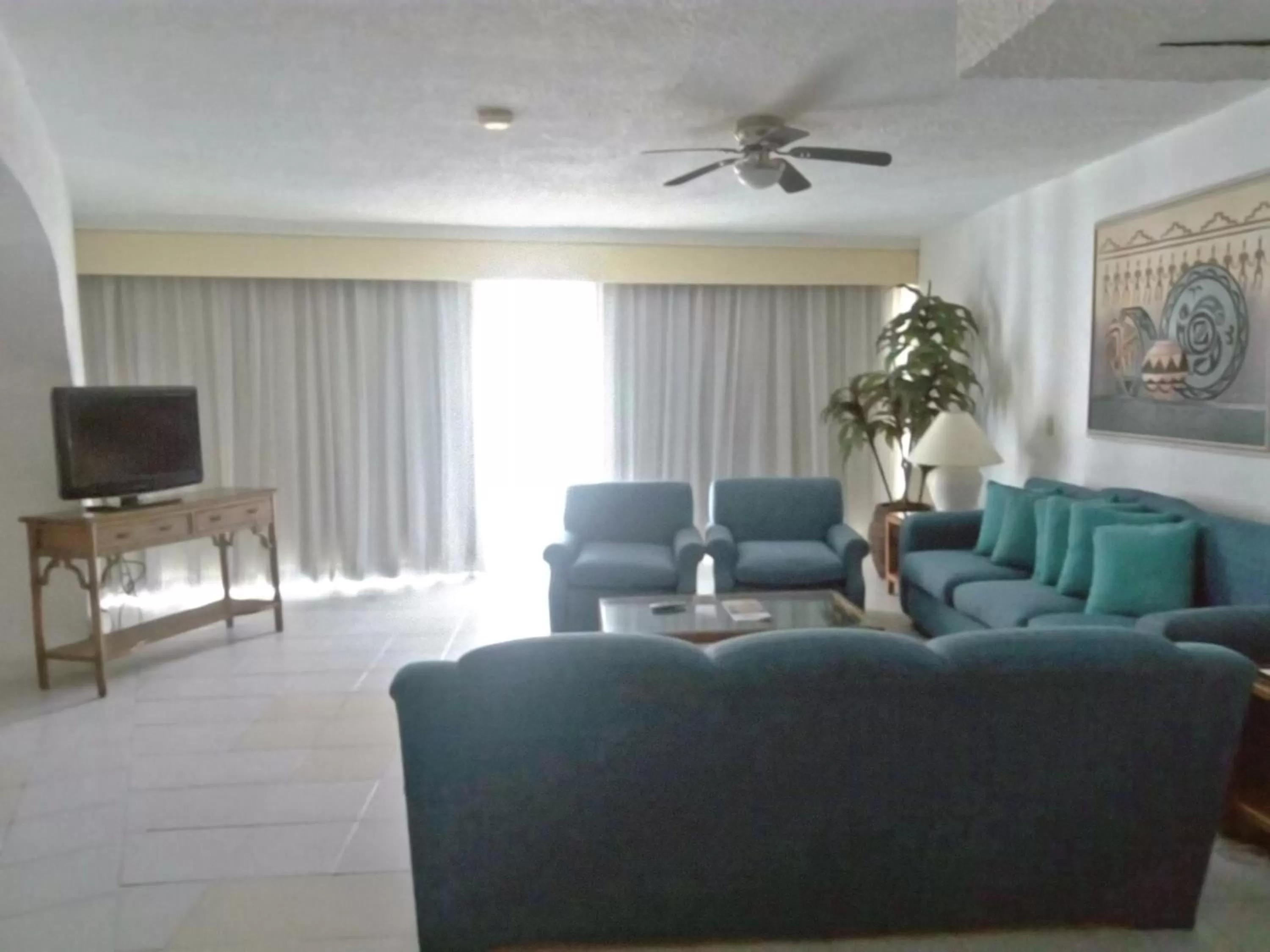 Living room, Lounge/Bar in Calinda Beach Acapulco