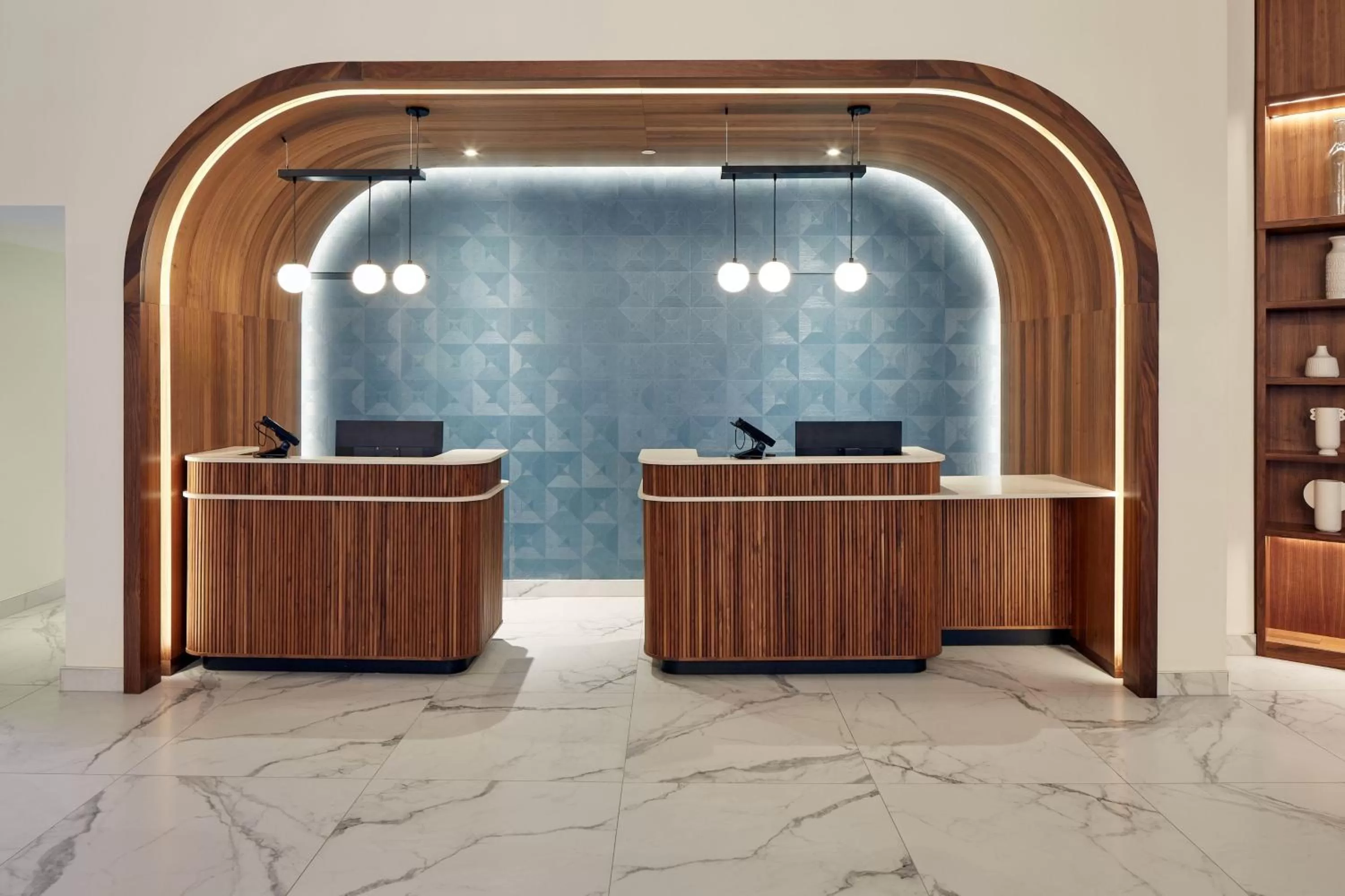 Lobby or reception in Courtyard Montreal Midtown