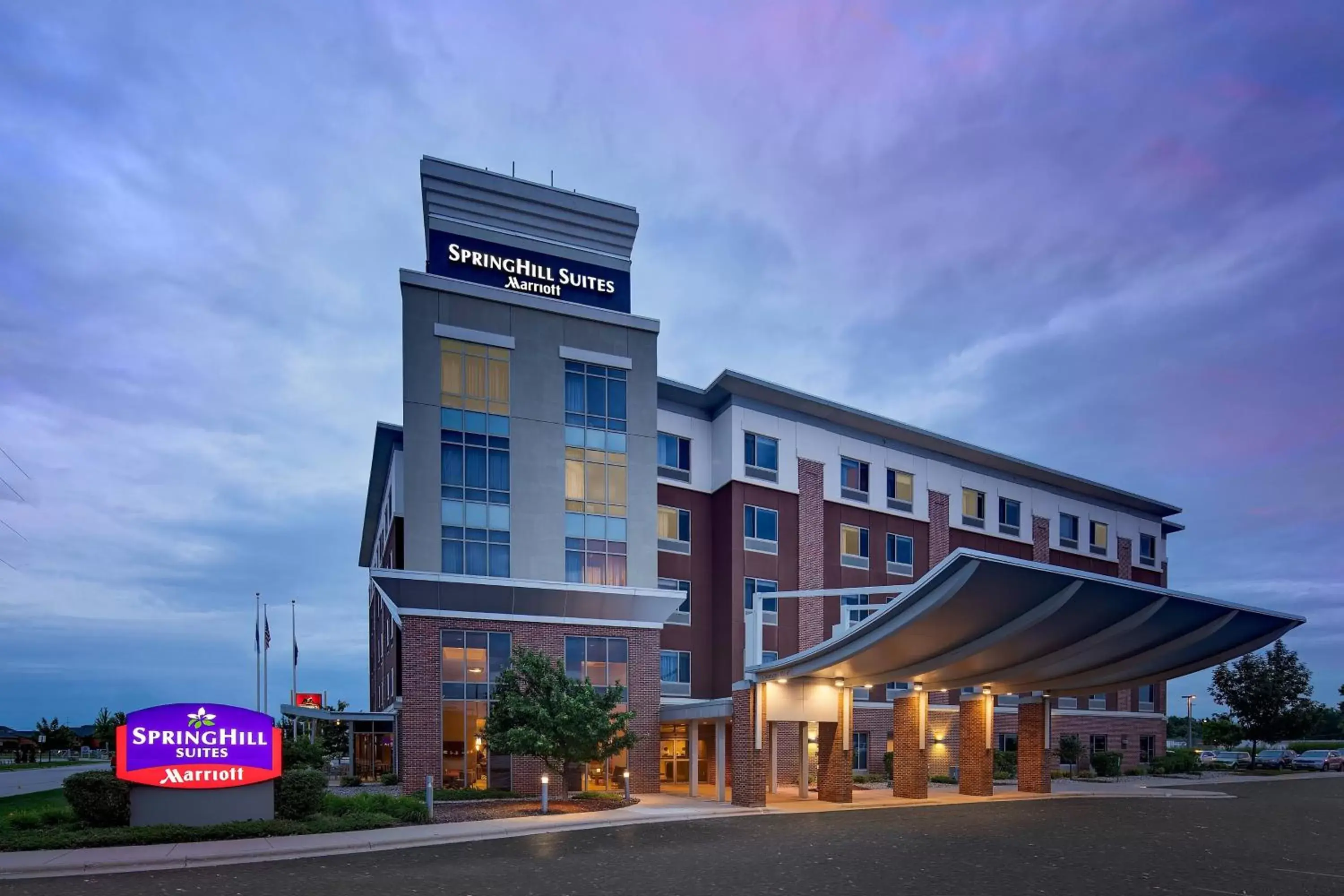 Property Building in SpringHill Suites Green Bay