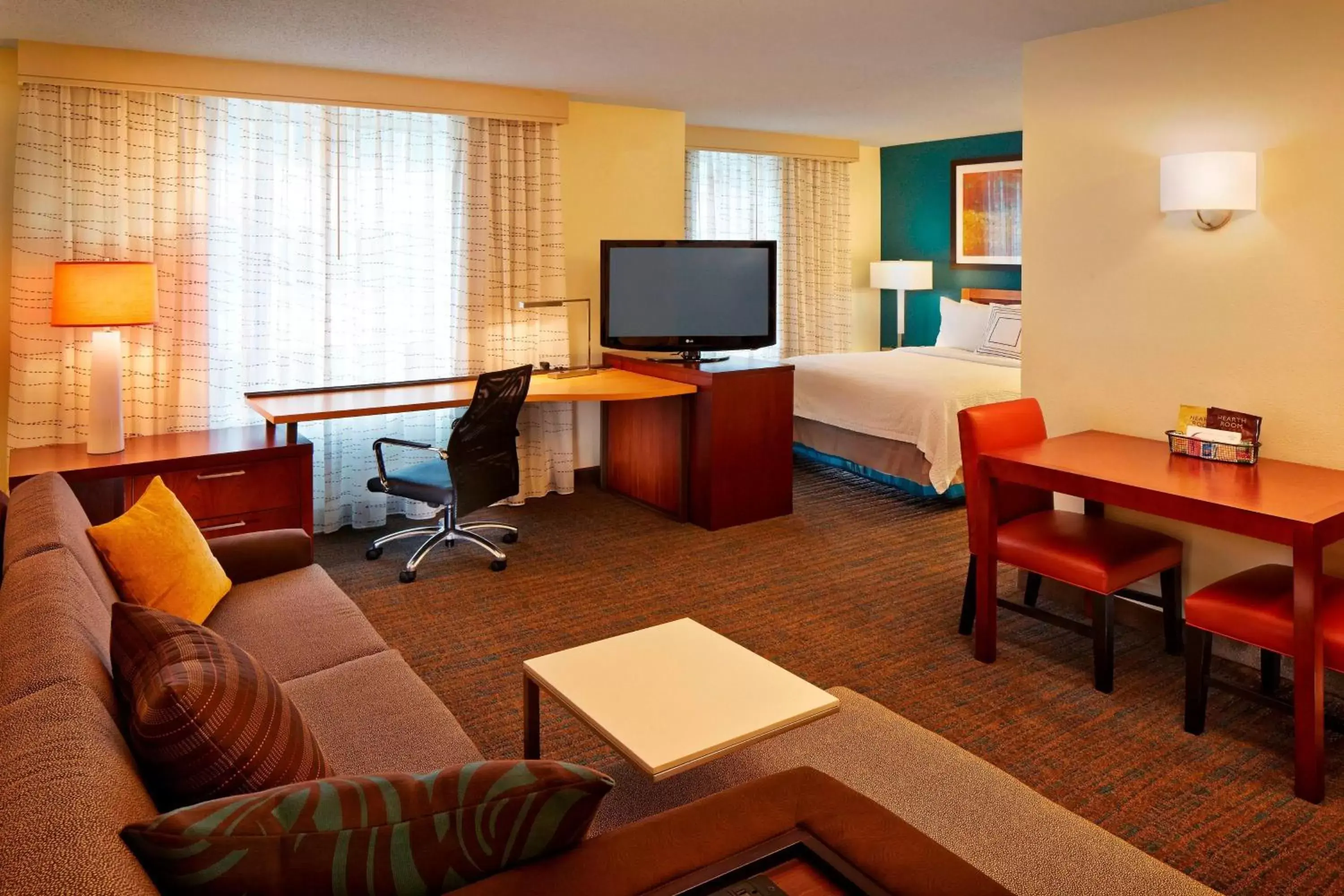 Bedroom, Seating Area in Residence Inn Philadelphia Conshohocken