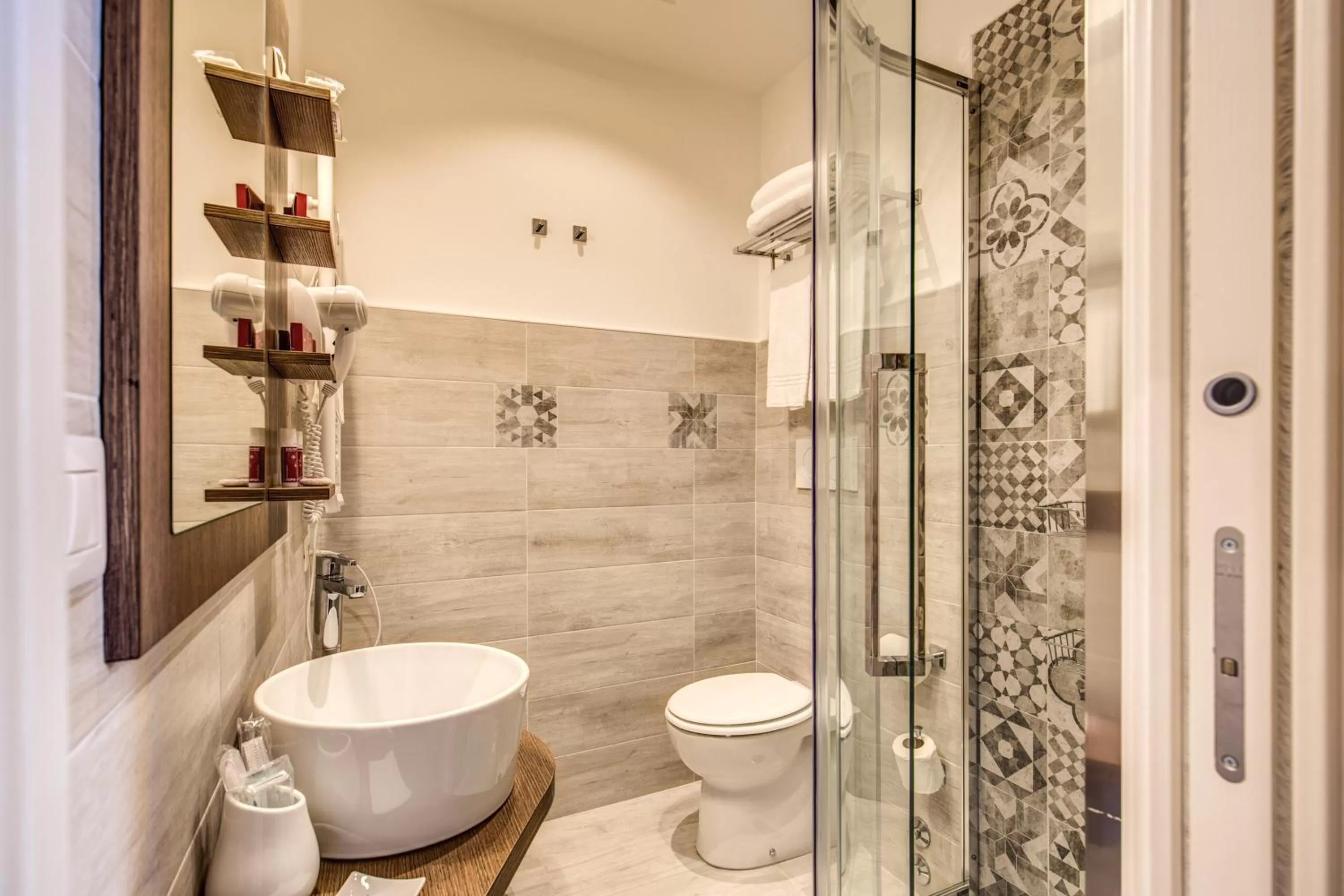 Bathroom in Rome Garden Hotel