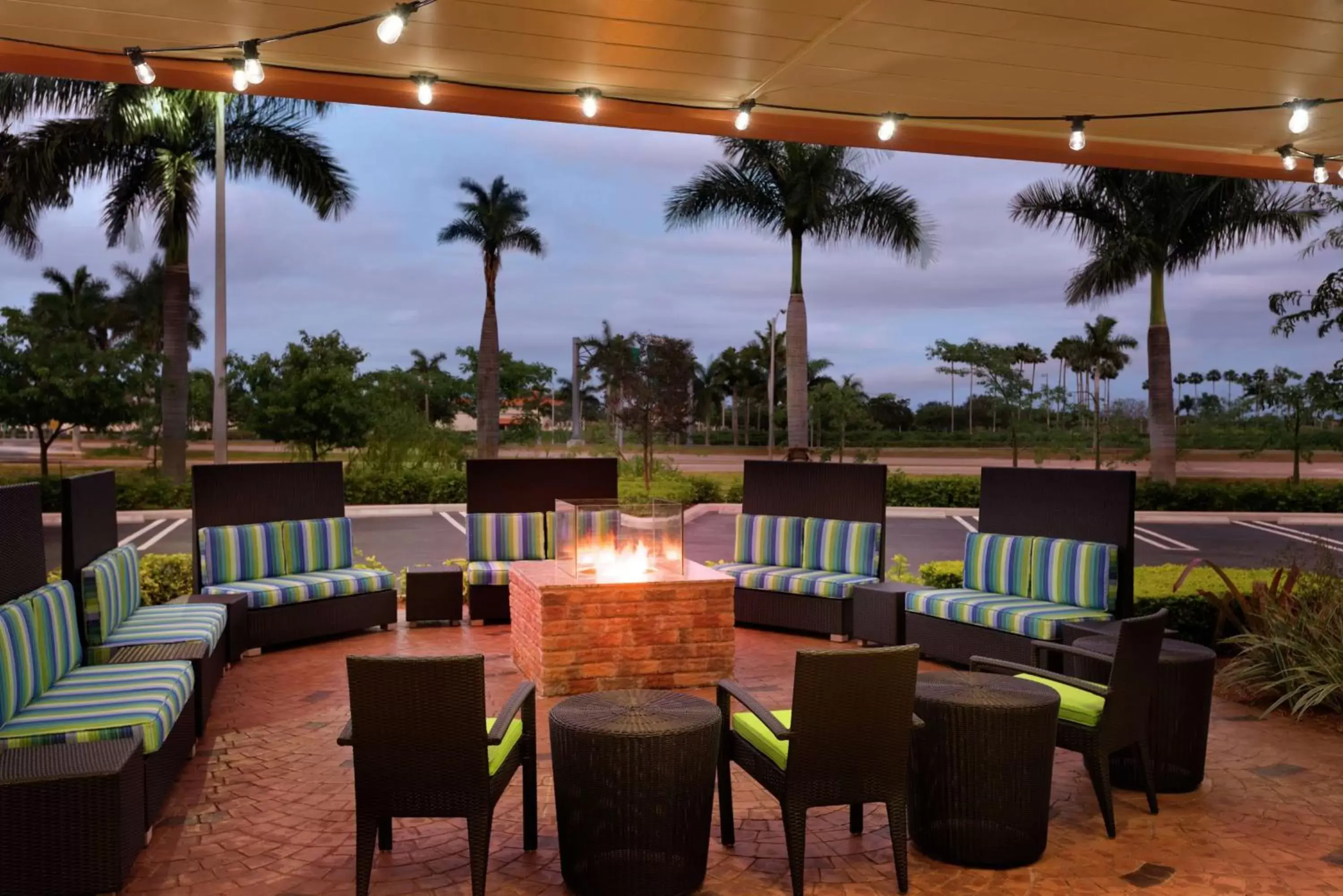 Patio, Restaurant/Places to Eat in Home2 Suites by Hilton Florida City