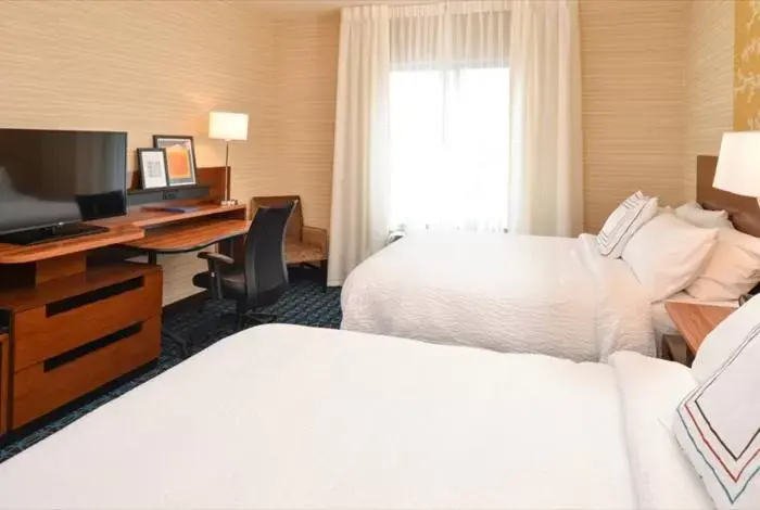 Bed in Fairfield Inn & Suites by Marriott Hollister