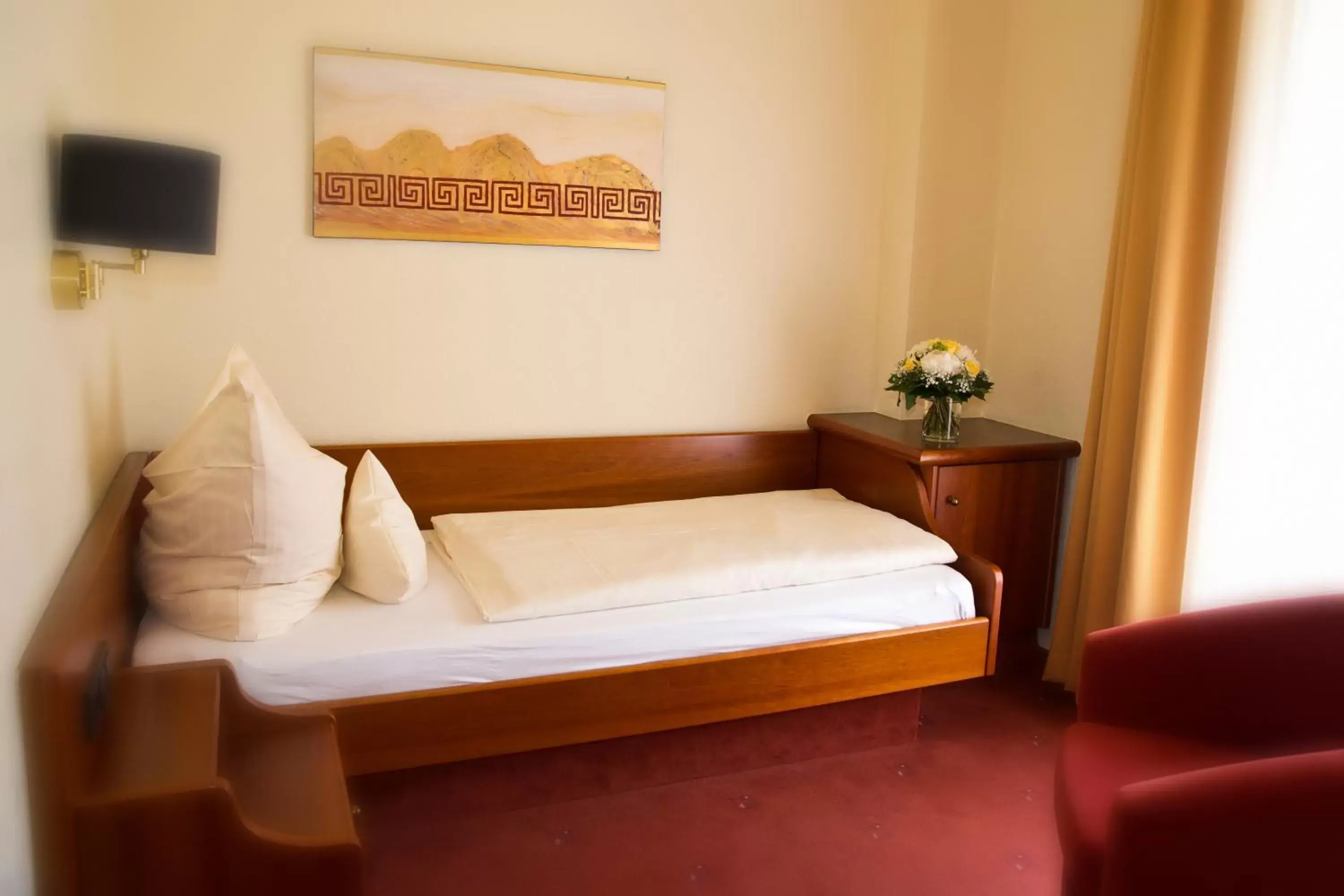 Bed, Seating Area in Hotel Teuchelwald