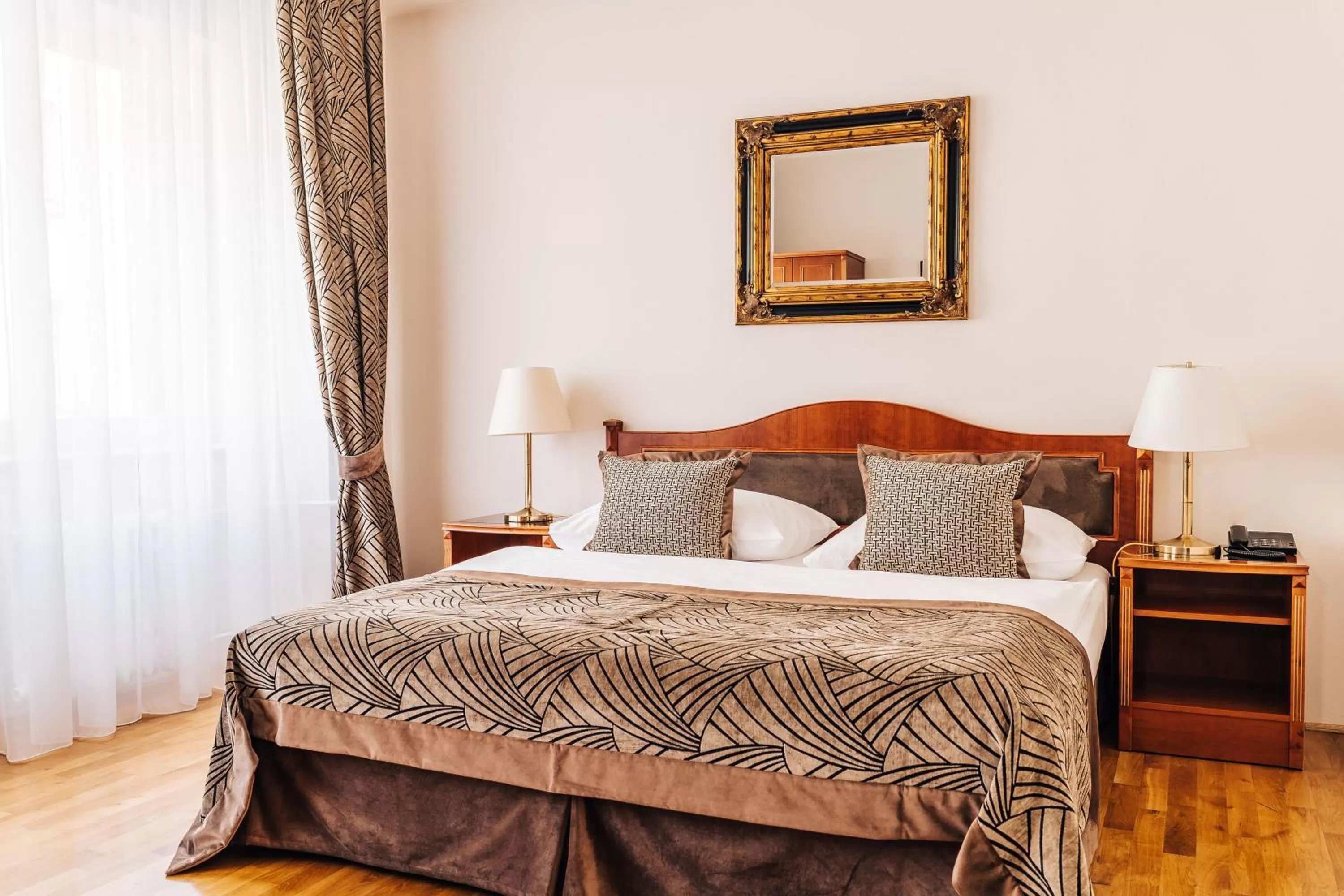 Photo of the whole room, Bed in Belvedere