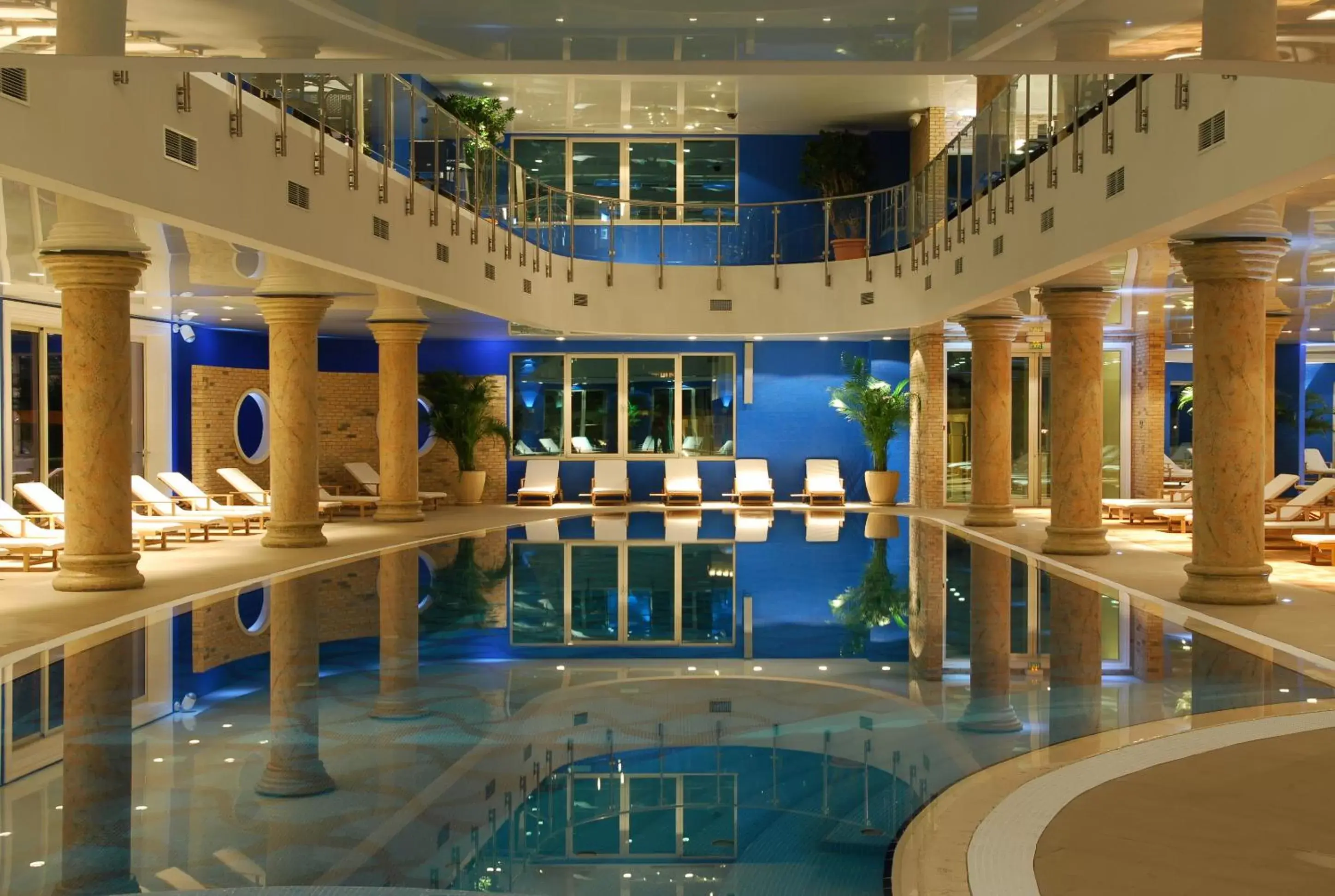Swimming Pool in Splendid Conference & Spa Resort