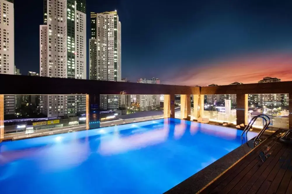 Swimming Pool in Park Marine Hotel