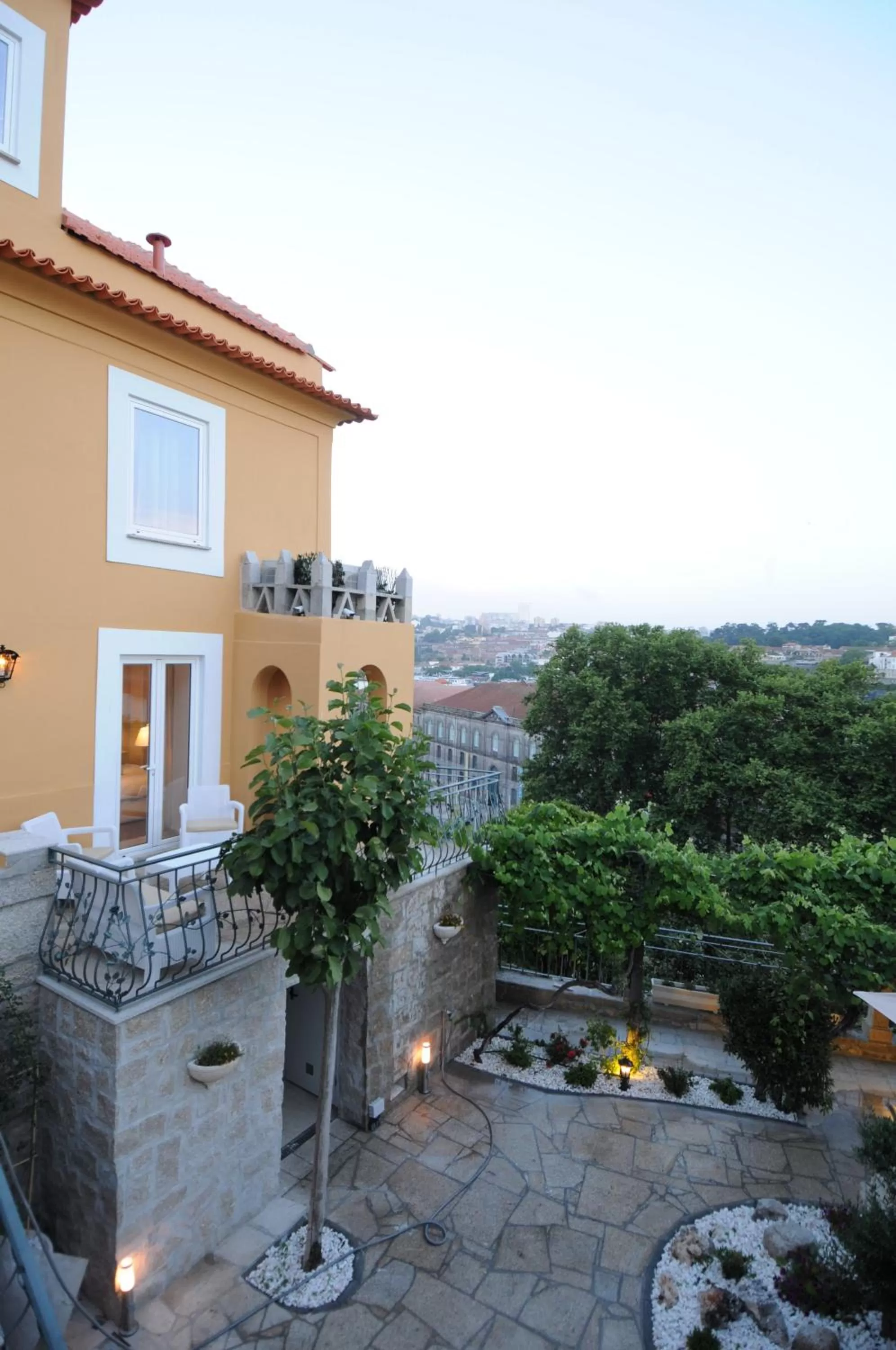 Garden in Private Villa Porto