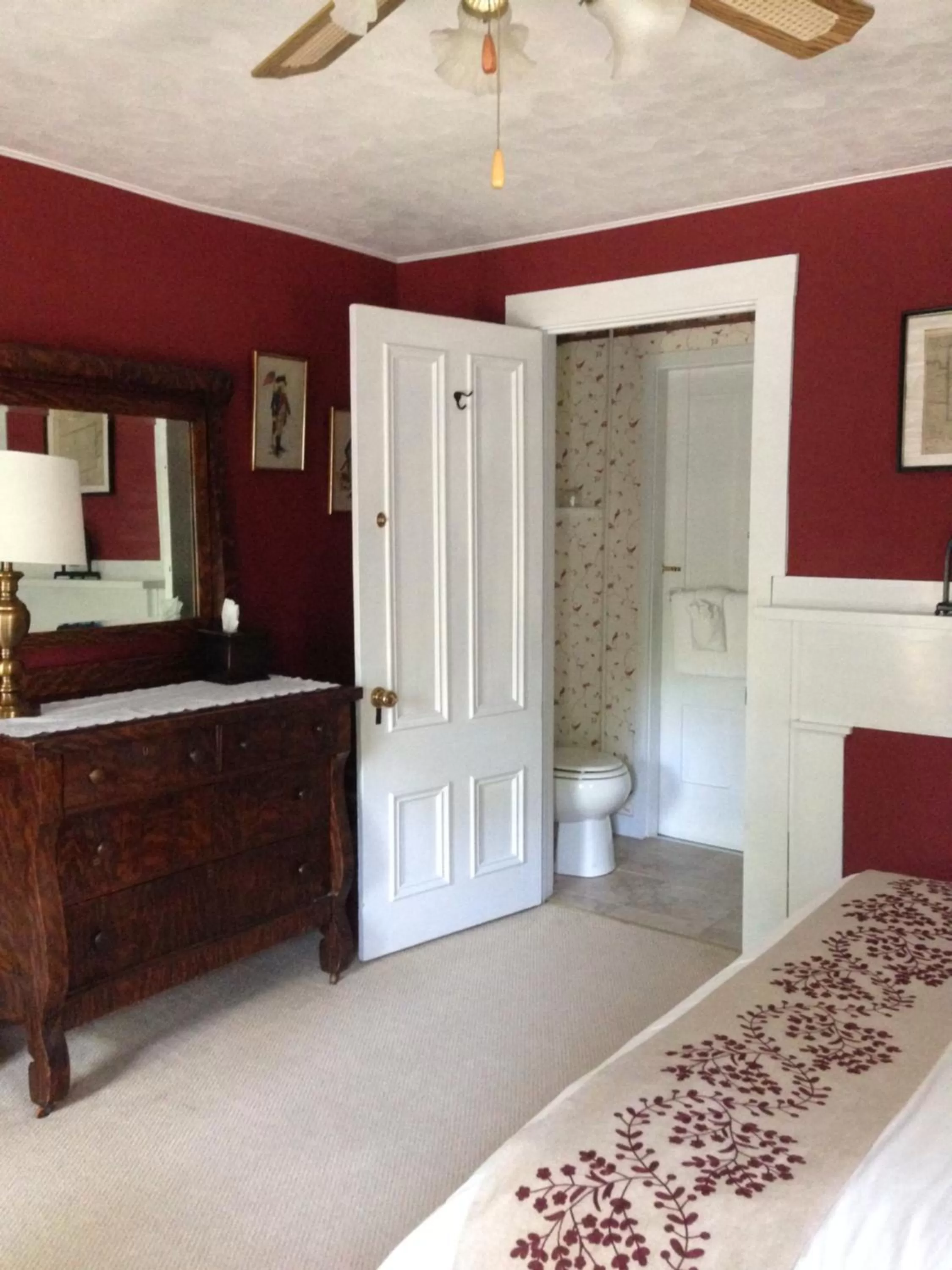 Bathroom in Benjamin Prescott Inn