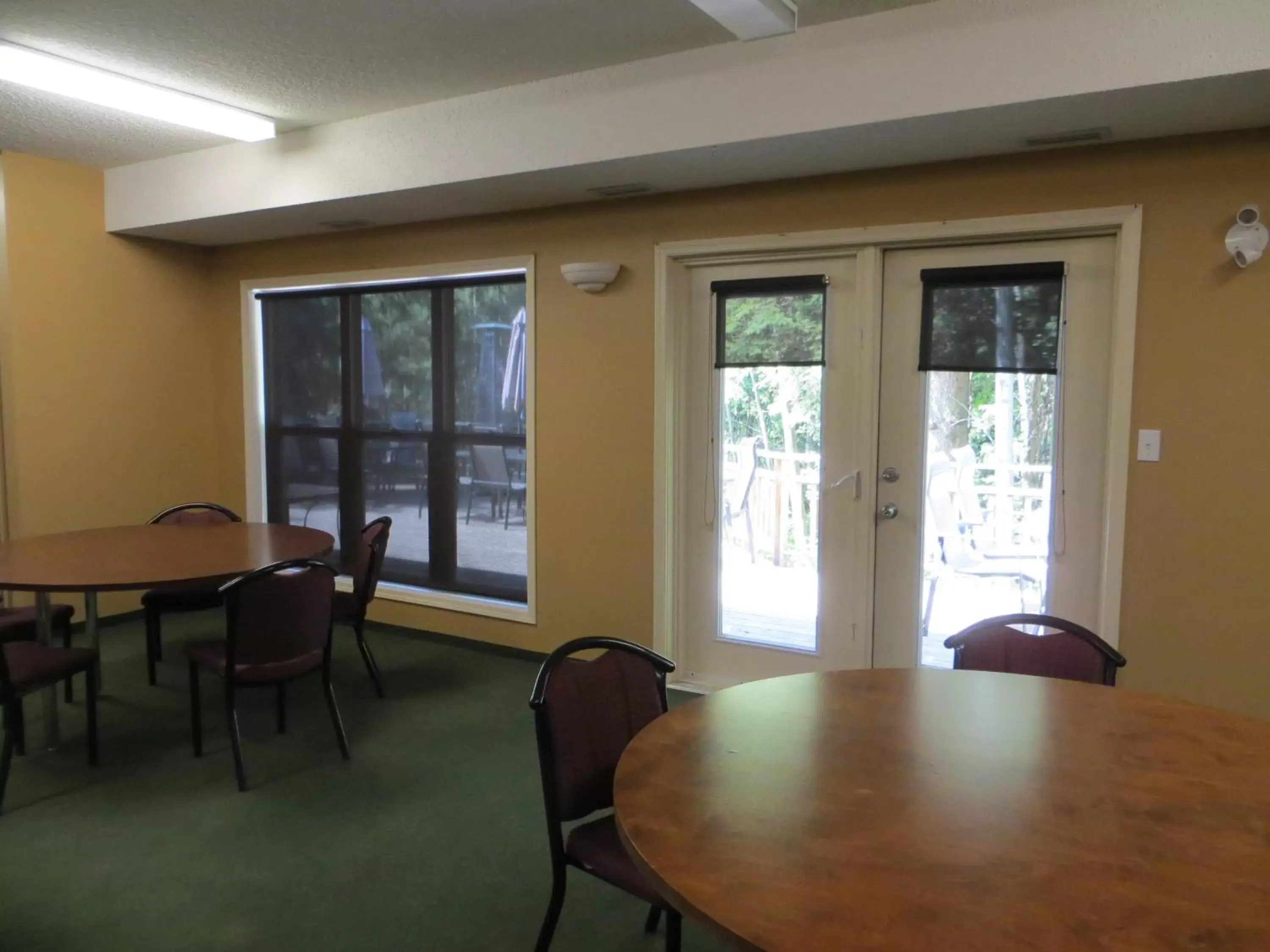 Meeting/conference room, Dining Area in Village Creek Country Inn