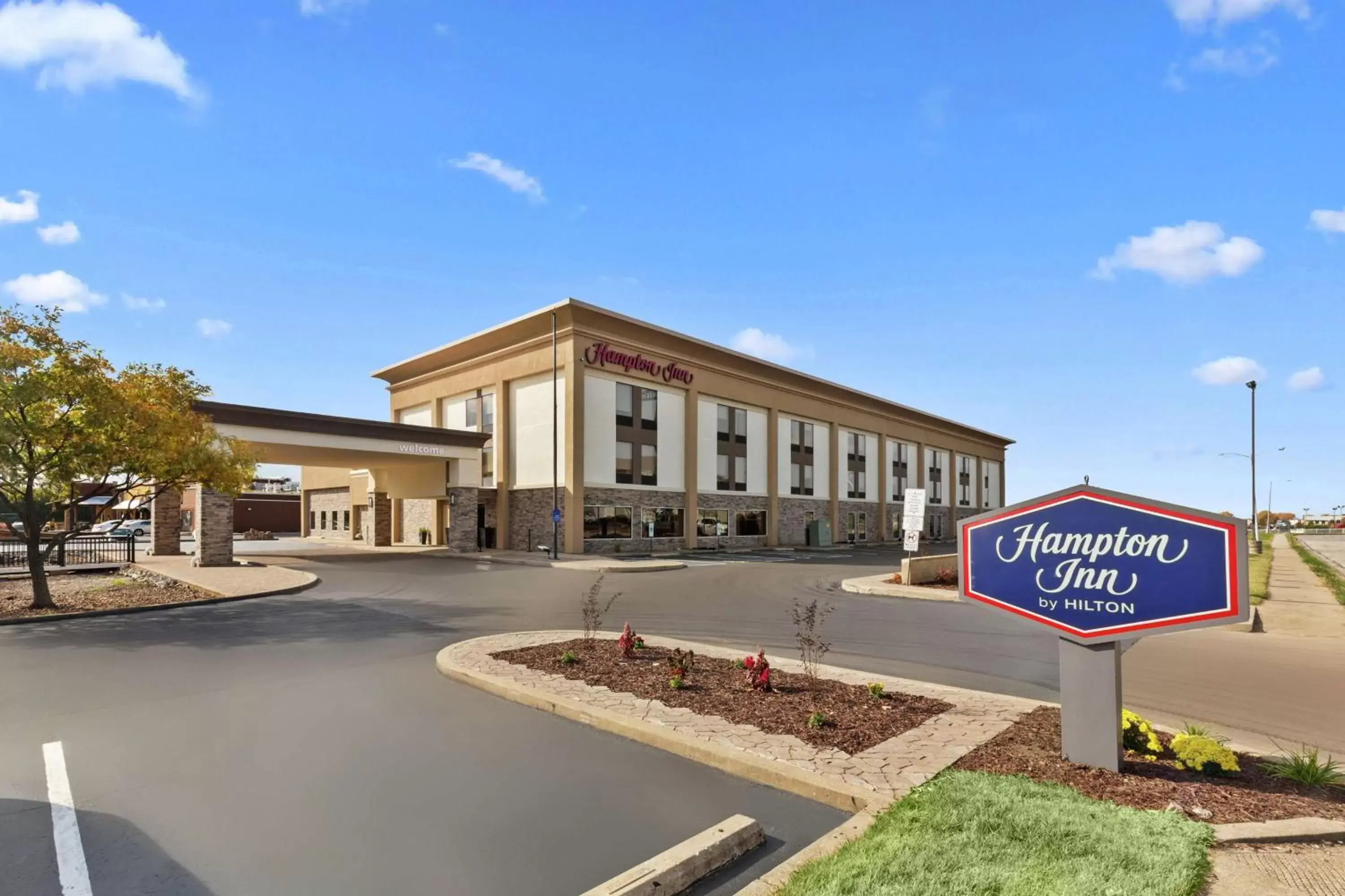 Property building in Hampton Inn St. Louis/Collinsville Property building in Hampton Inn St. Louis/Collinsville