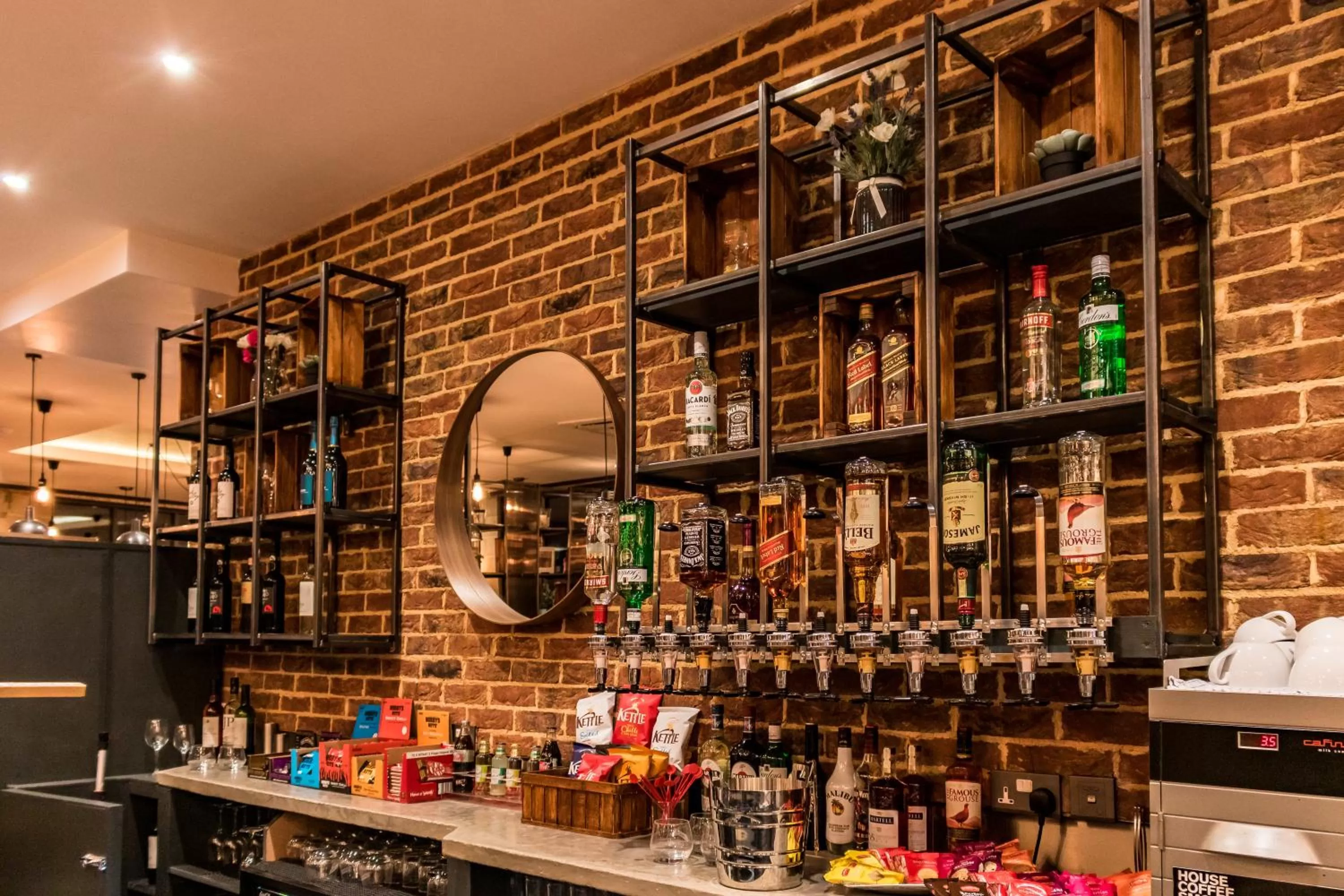 Restaurant/places to eat in London City Airport Hotel