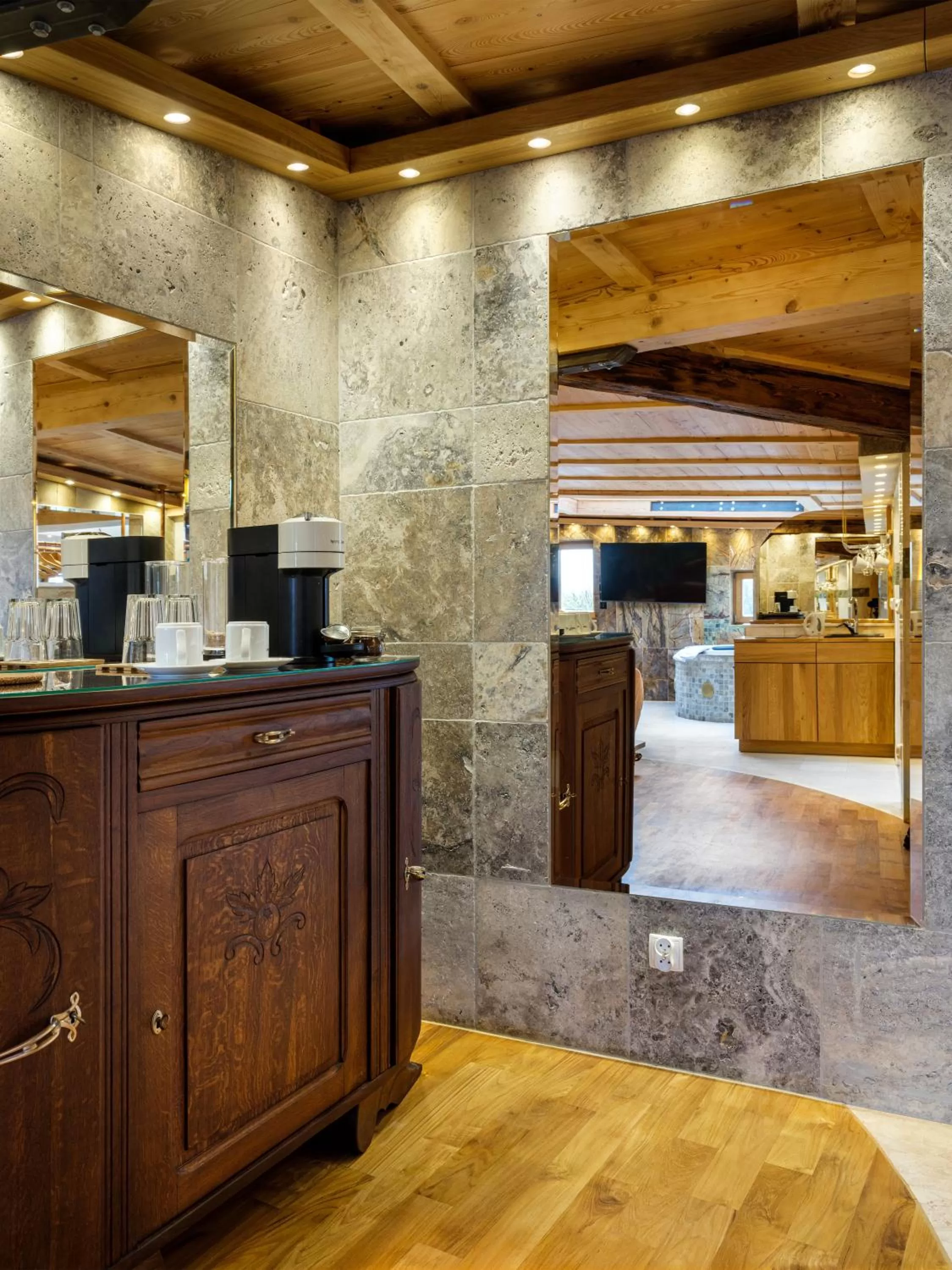 Kitchen or kitchenette in Aparthotel Stare Miasto