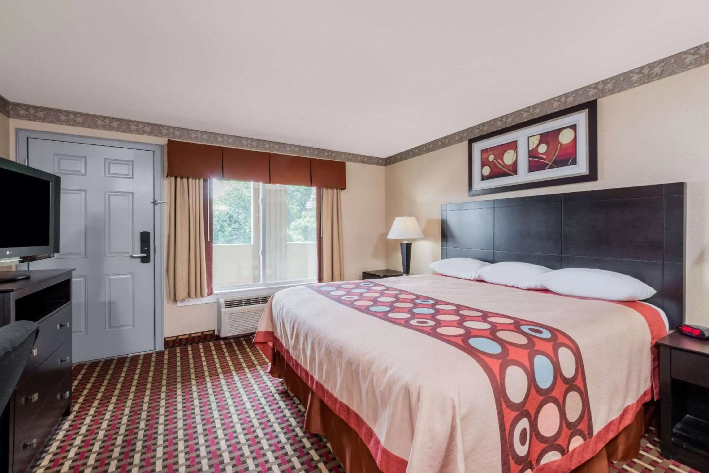 Photo of the whole room, Bed in Super 8 by Wyndham Old Saybrook Photo of the whole room, Bed in Super 8 by Wyndham Old Saybrook