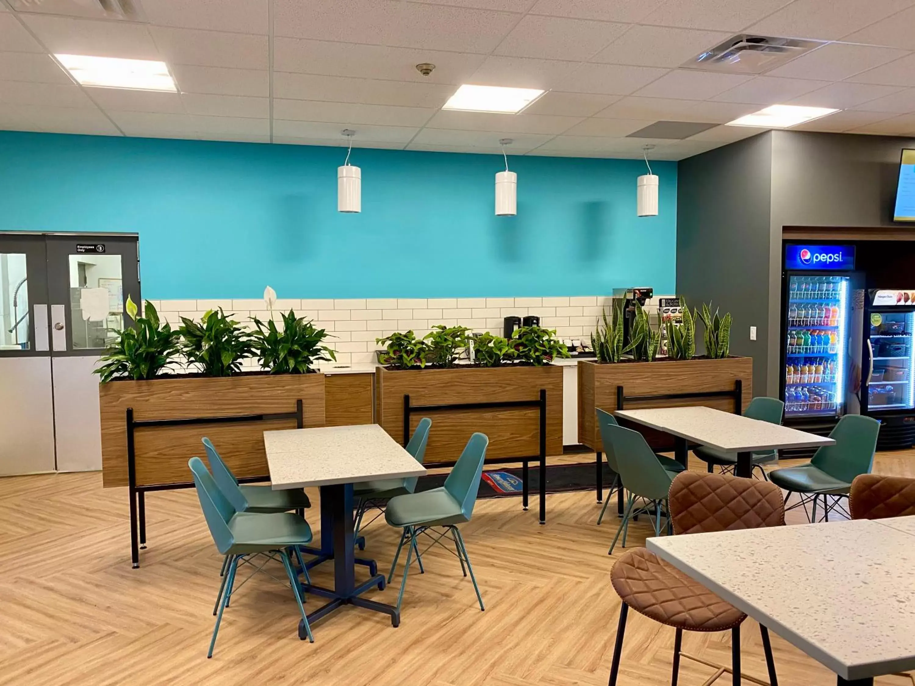 Lobby or reception, Restaurant/Places to Eat in Howard Johnson by Wyndham Winnipeg West