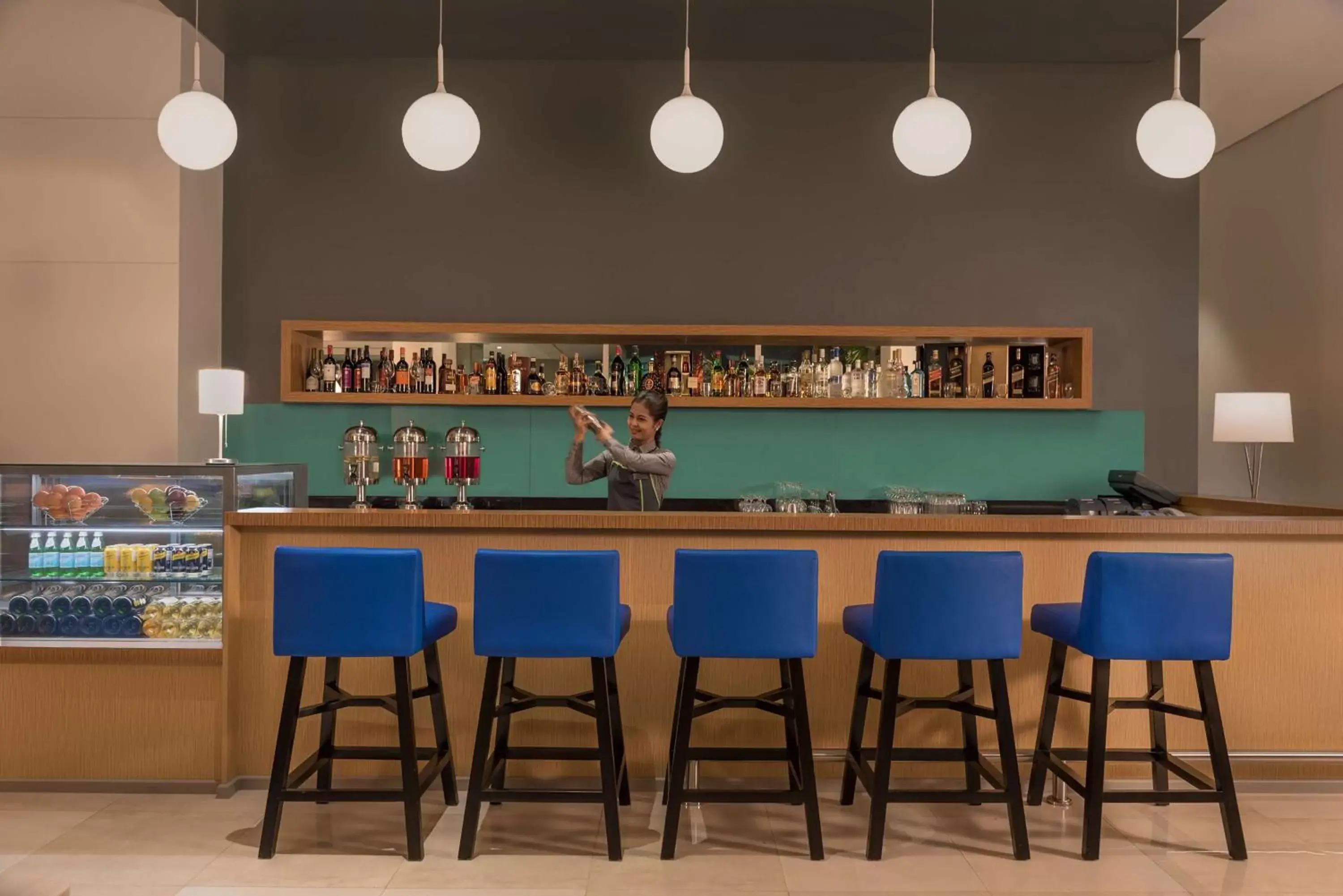 Lounge or bar in Park Inn By Radisson Clark