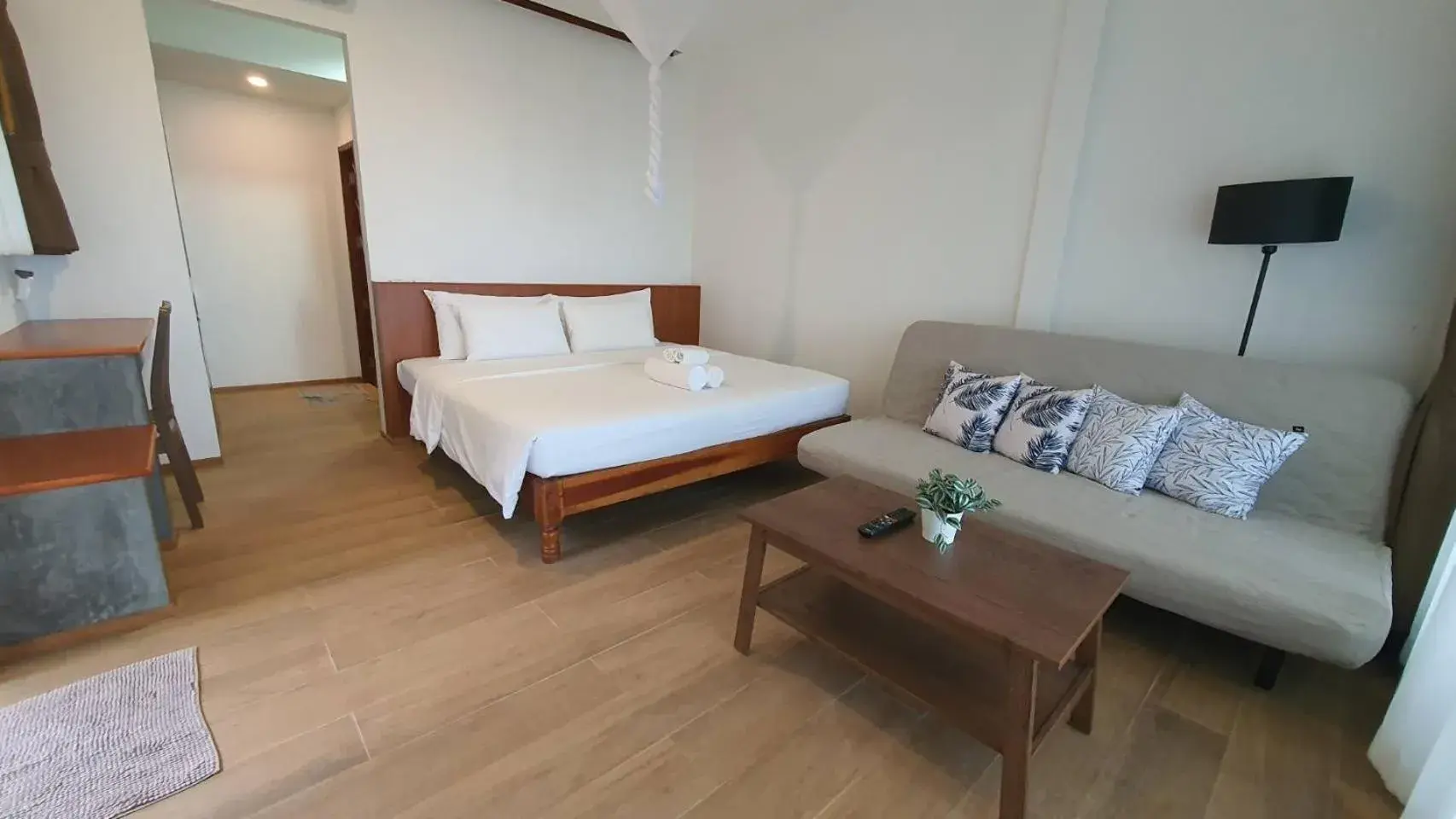 Bedroom, Bed in Twin Bay Resort - SHA Extra Plus