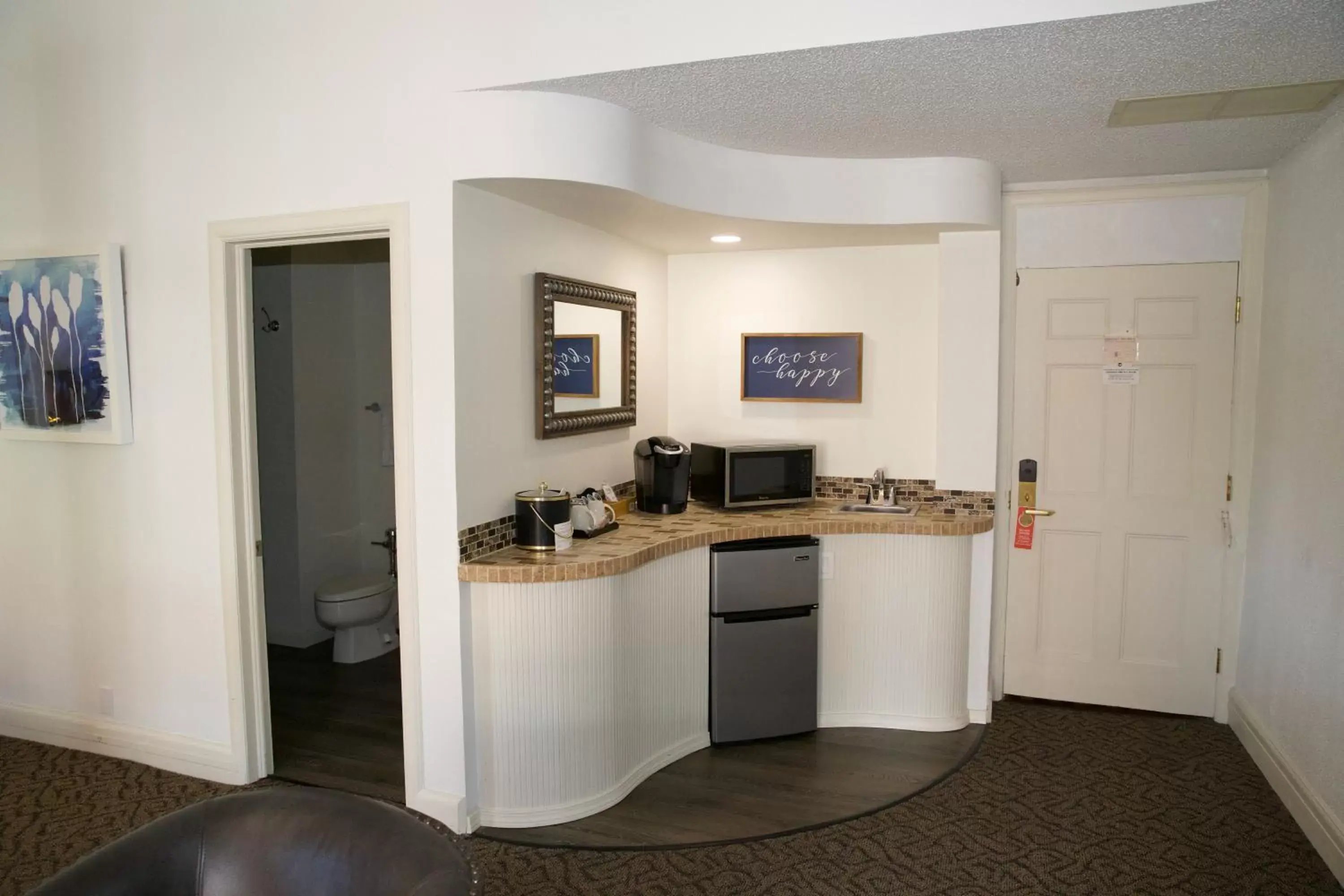 Kitchen or kitchenette, Kitchen/Kitchenette in Spokane Club Hotel