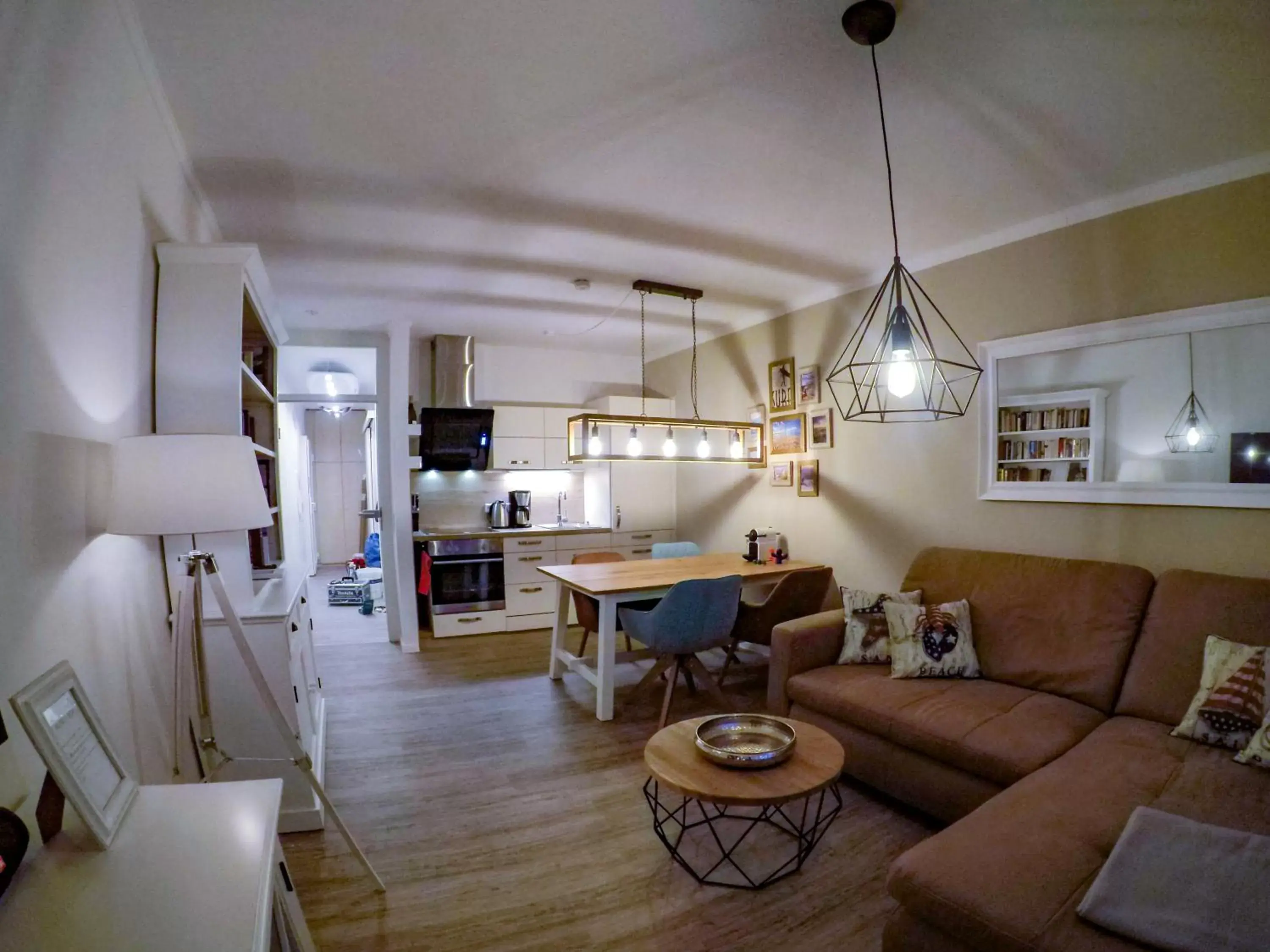 Coffee/tea facilities, Seating Area in Hotel Stadt Cuxhaven