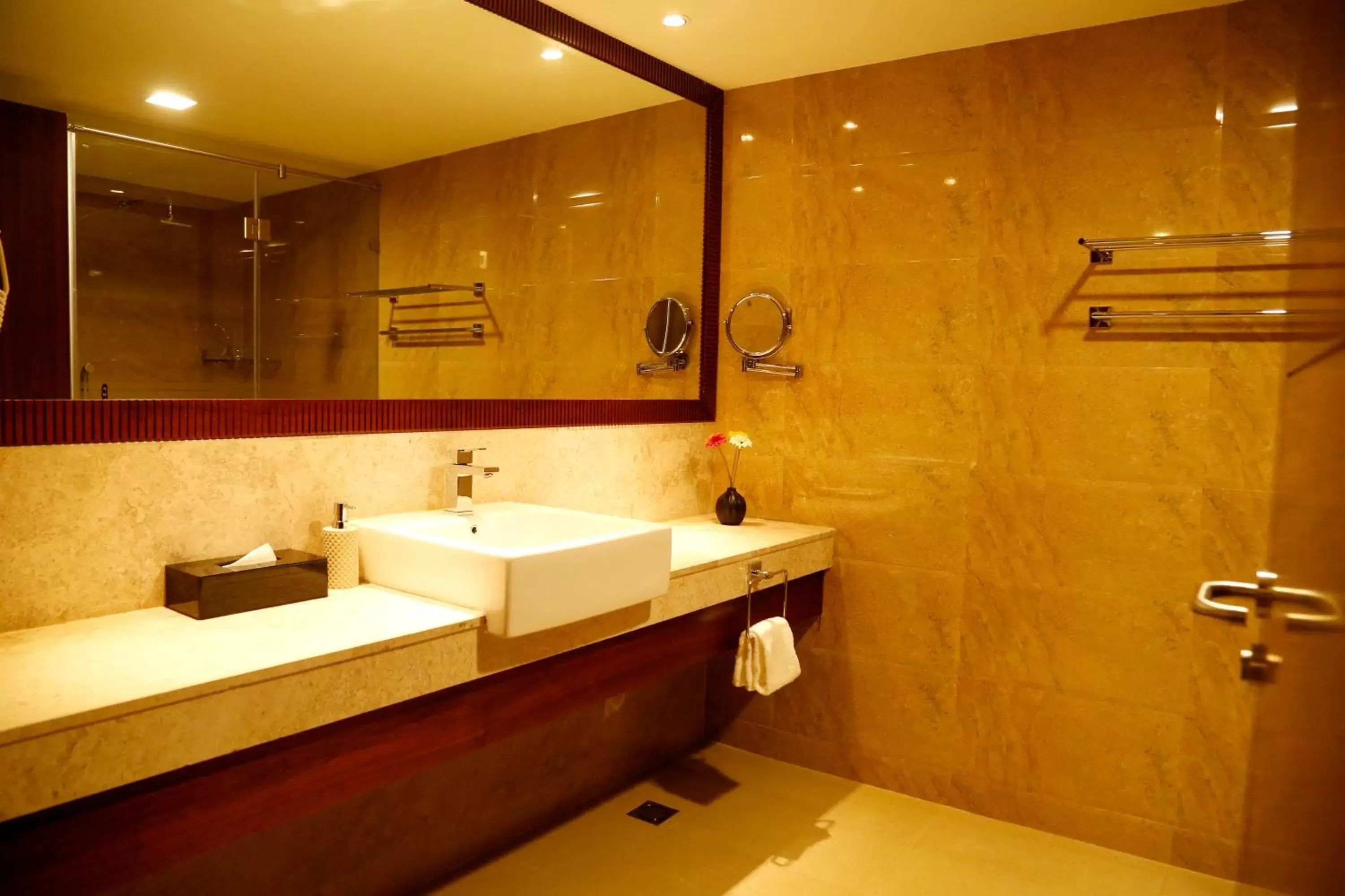 Bathroom in The Raviz Calicut