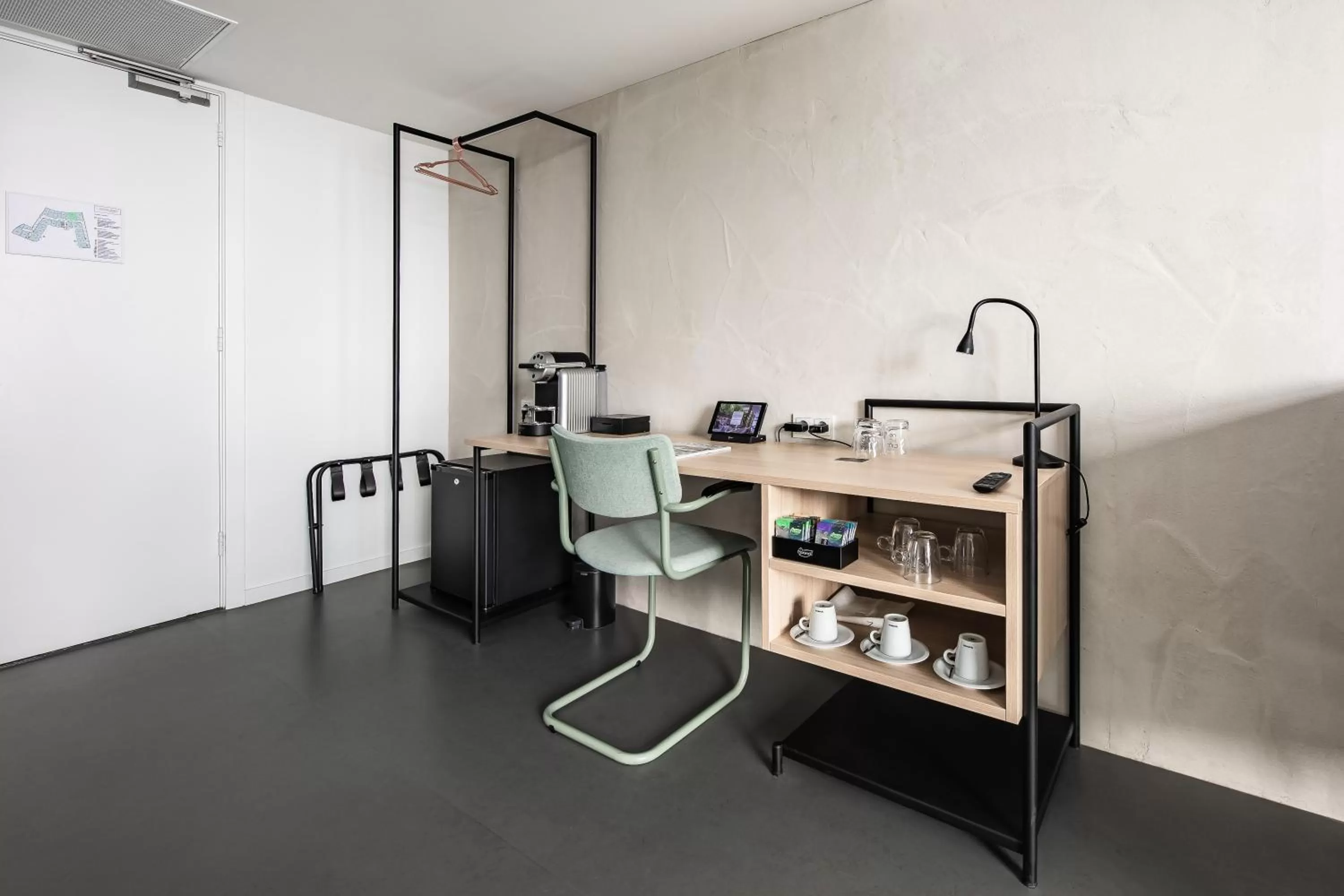 wardrobe in Gooiland Hotel