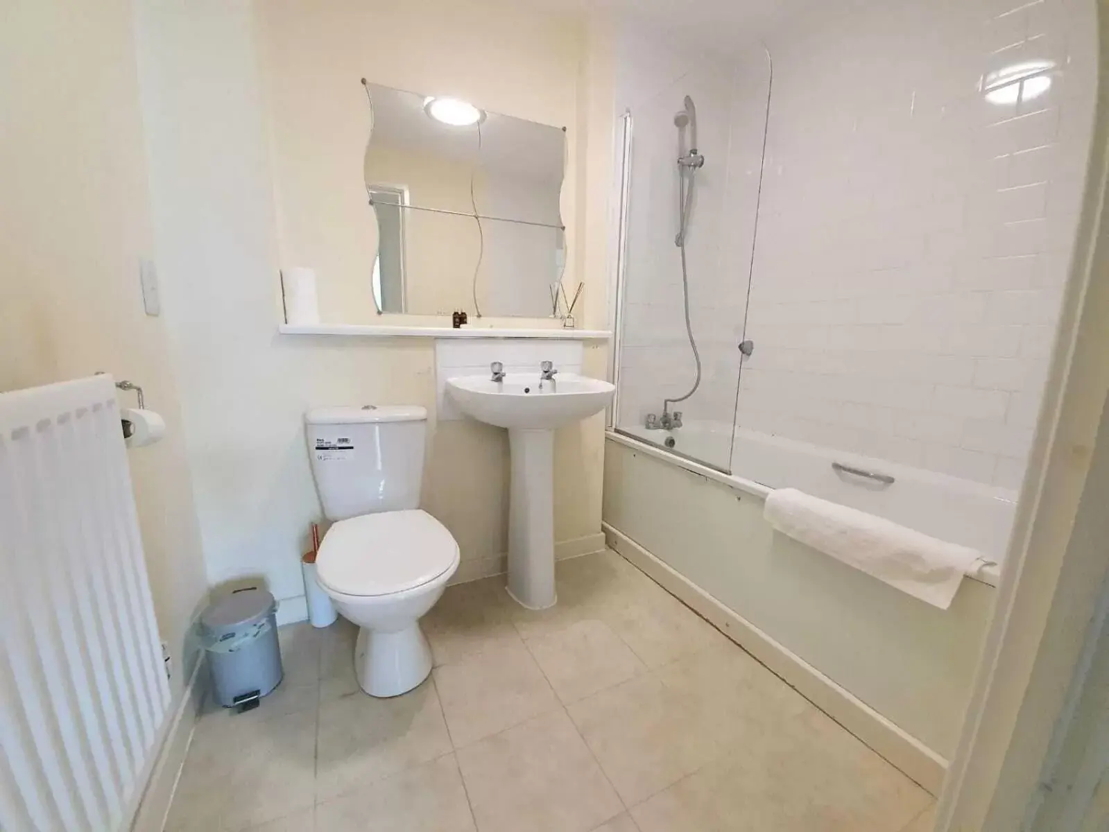 Bathroom in Dazzon Apartments - HUB - Central MK