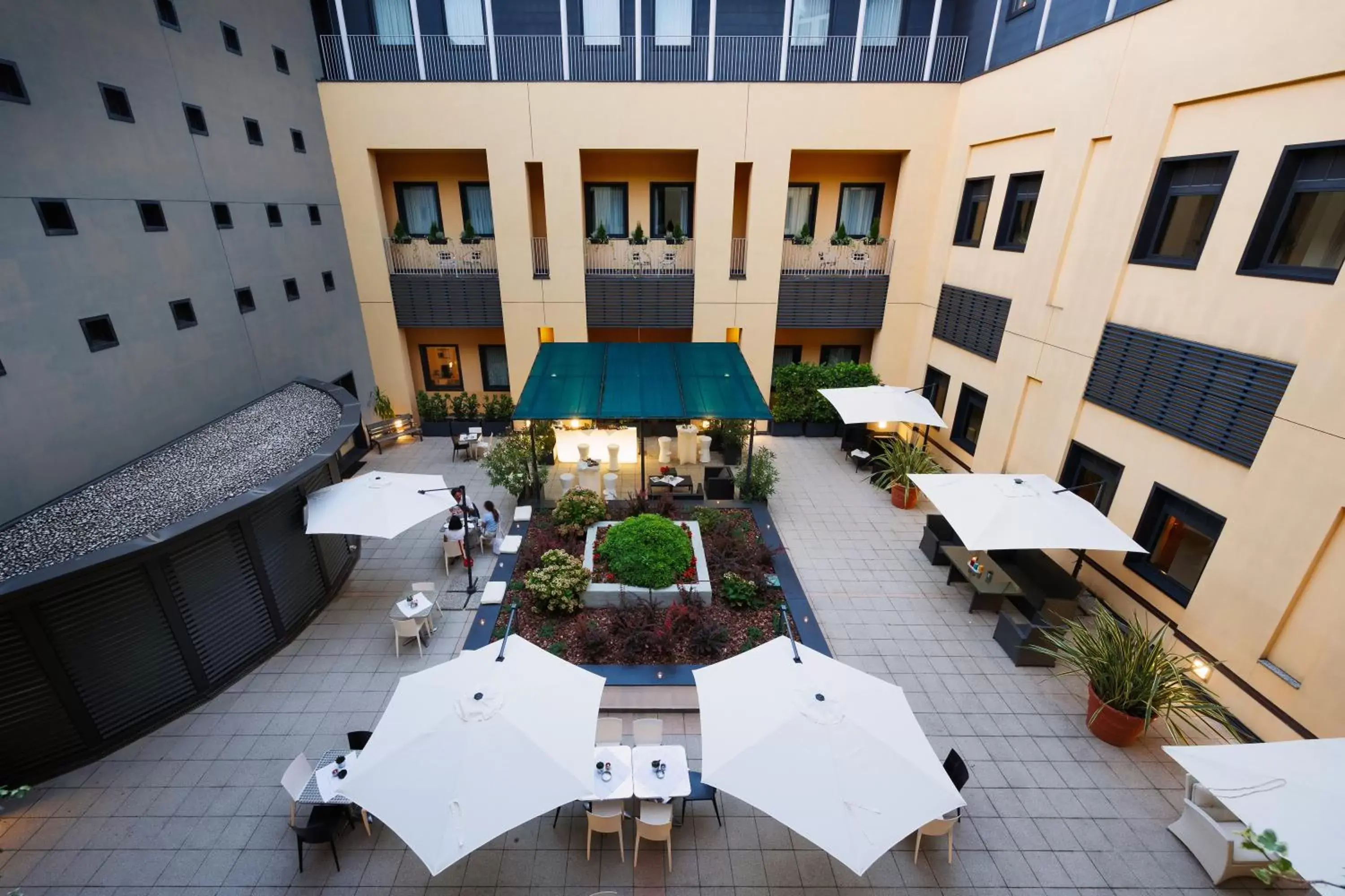 Inner courtyard view, Bird's-eye View in iH Hotels Milano Gioia