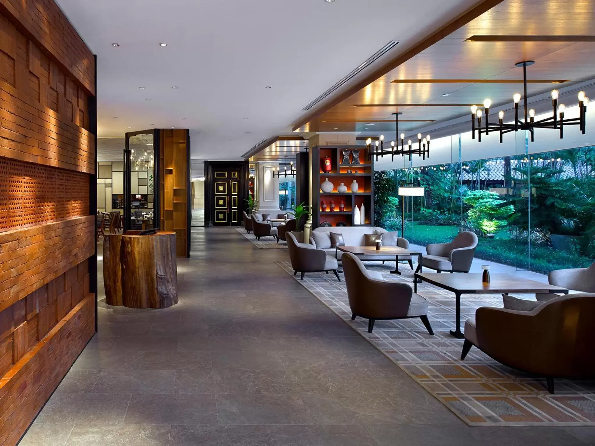 Restaurant/places to eat, Lobby/Reception in Shangri-La Jakarta