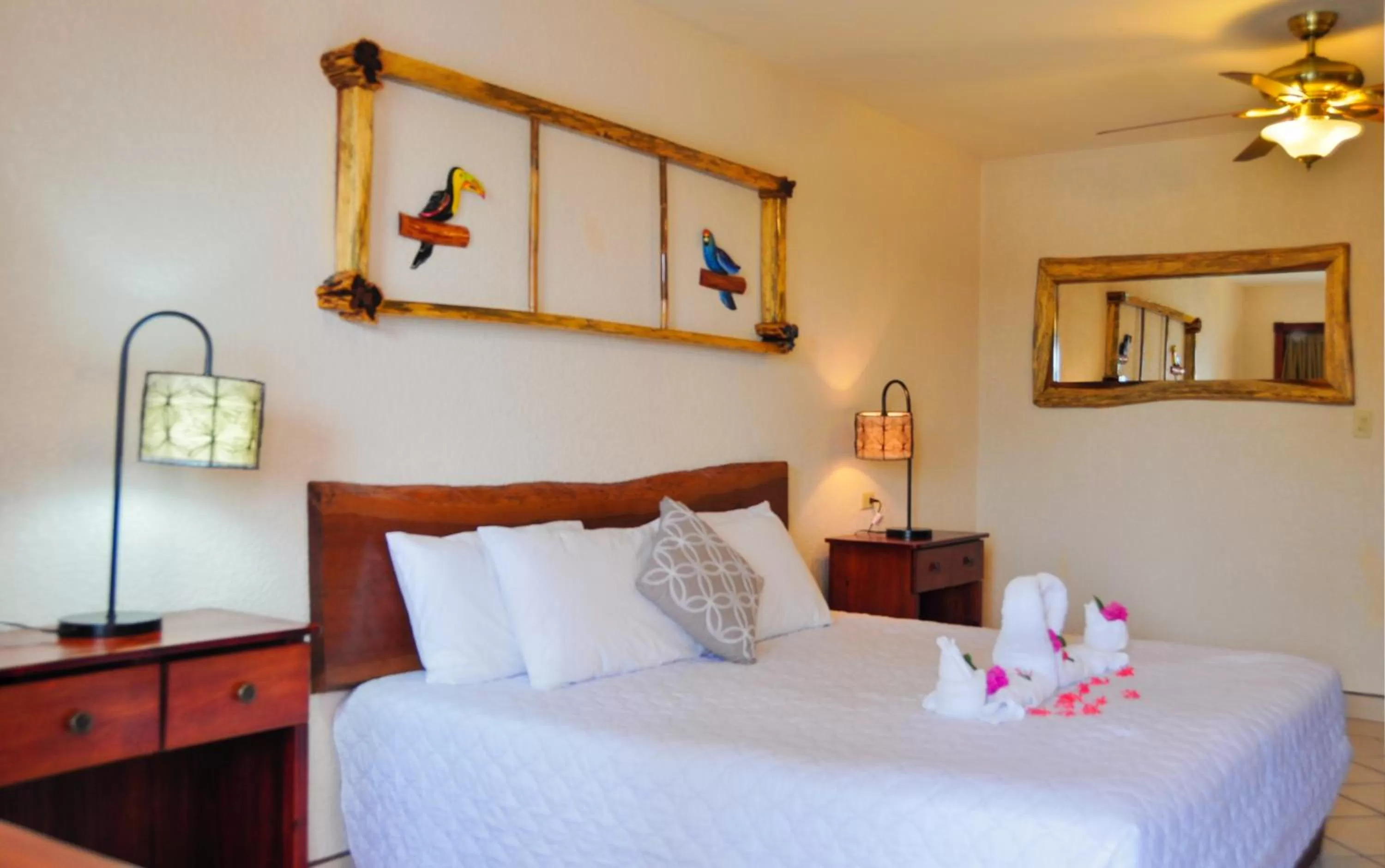 Bed in Lamanai Hotel & Marina