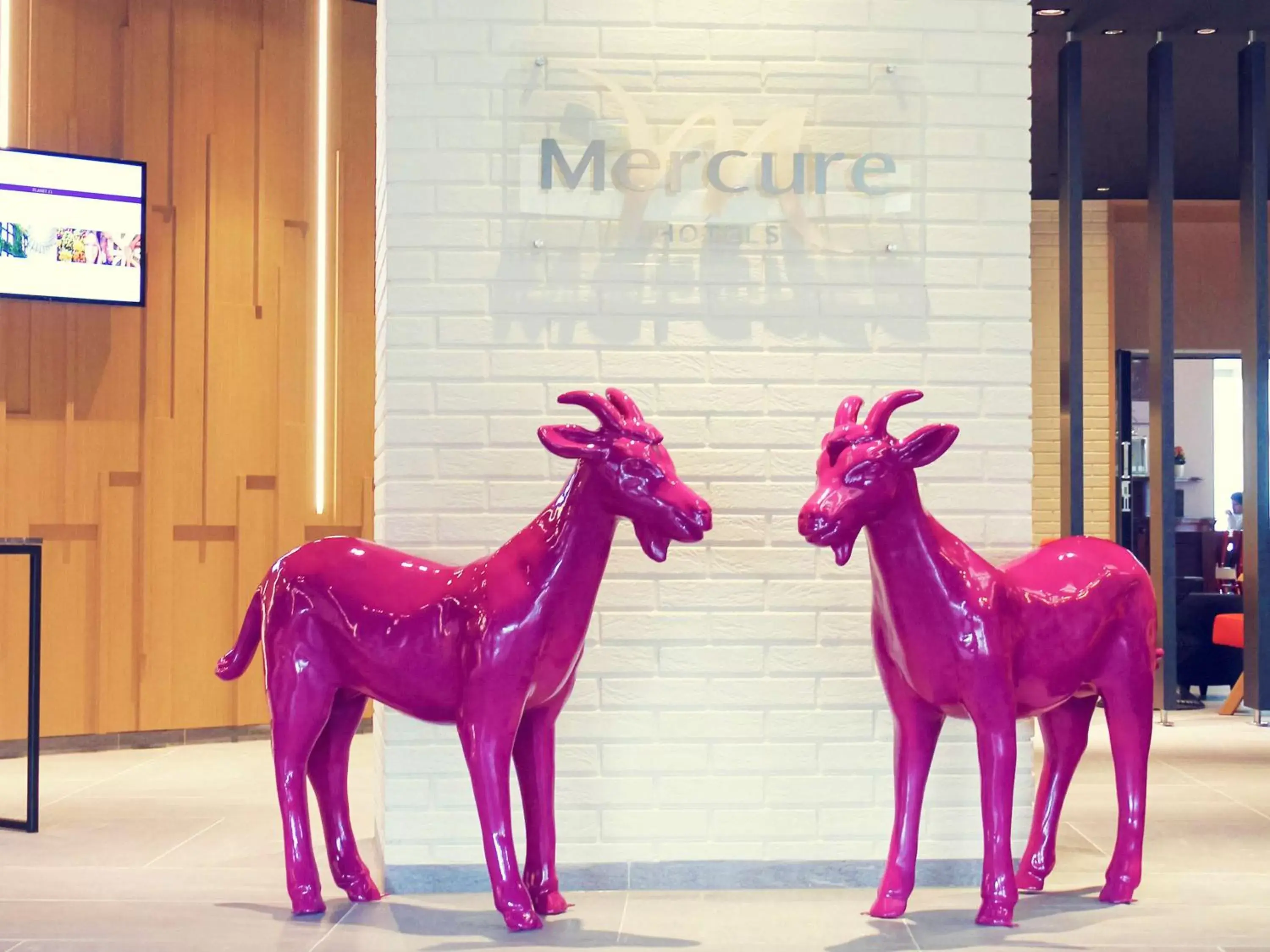 Property building, Other Animals in Hotel Mercure Poznań Centrum