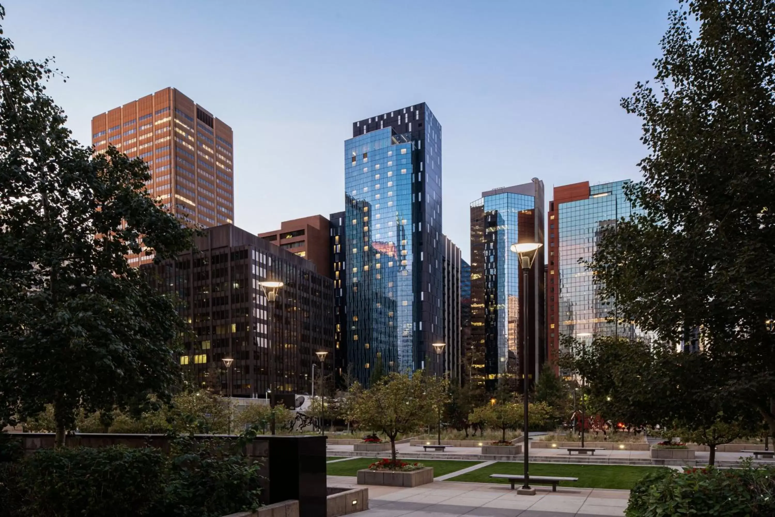 Property building in Courtyard by Marriott Calgary Downtown