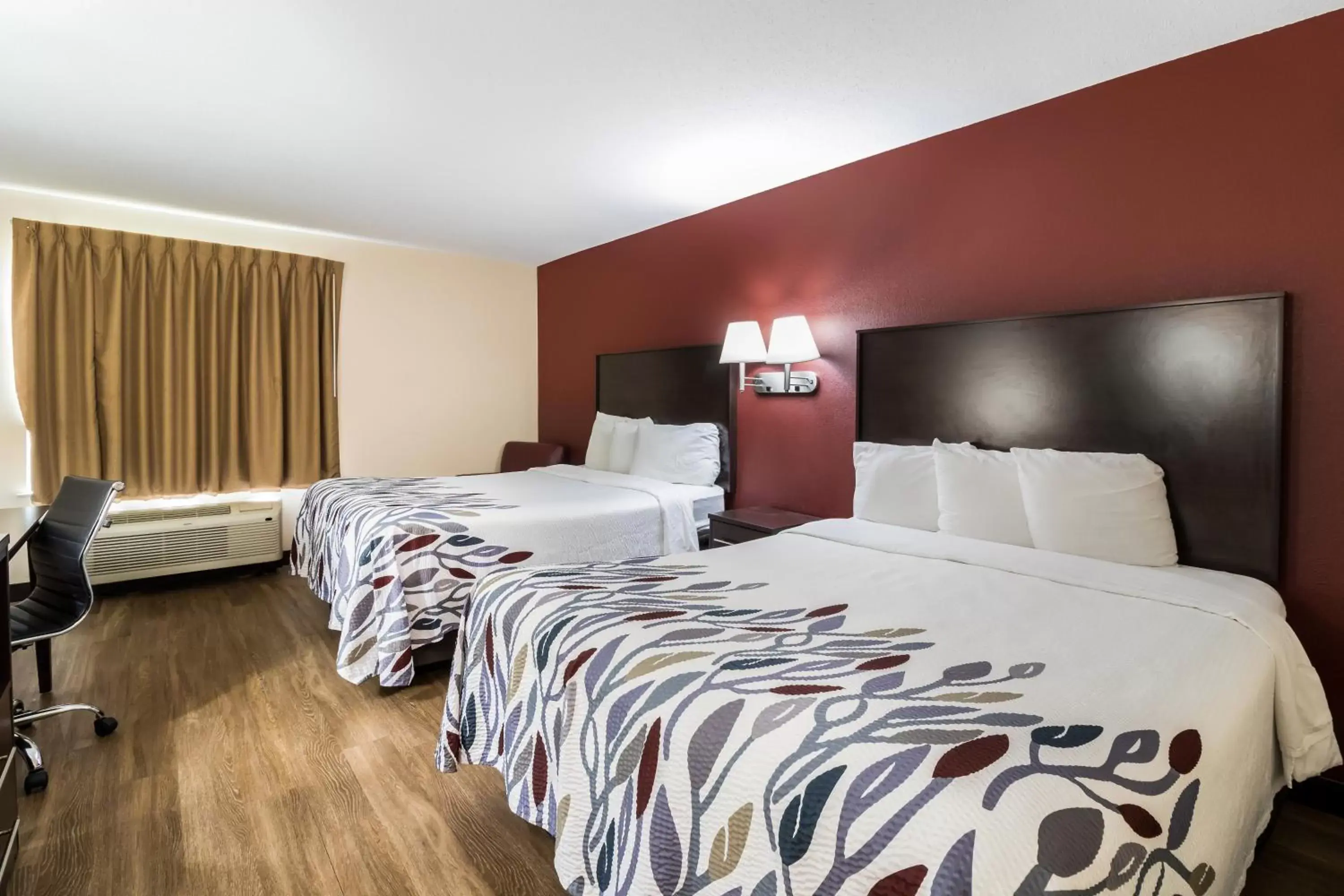 Photo of the whole room, Bed in Red Roof Inn Murfreesboro Photo of the whole room, Bed in Red Roof Inn Murfreesboro