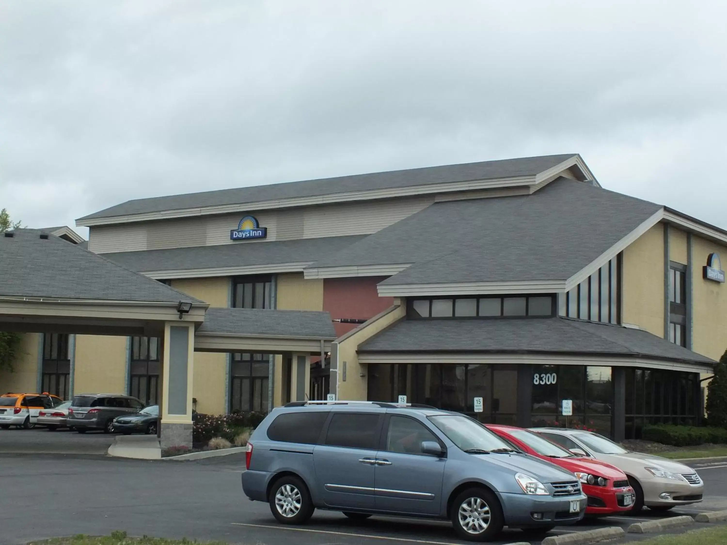 Property Building in Days Inn by Wyndham Indianapolis Northeast