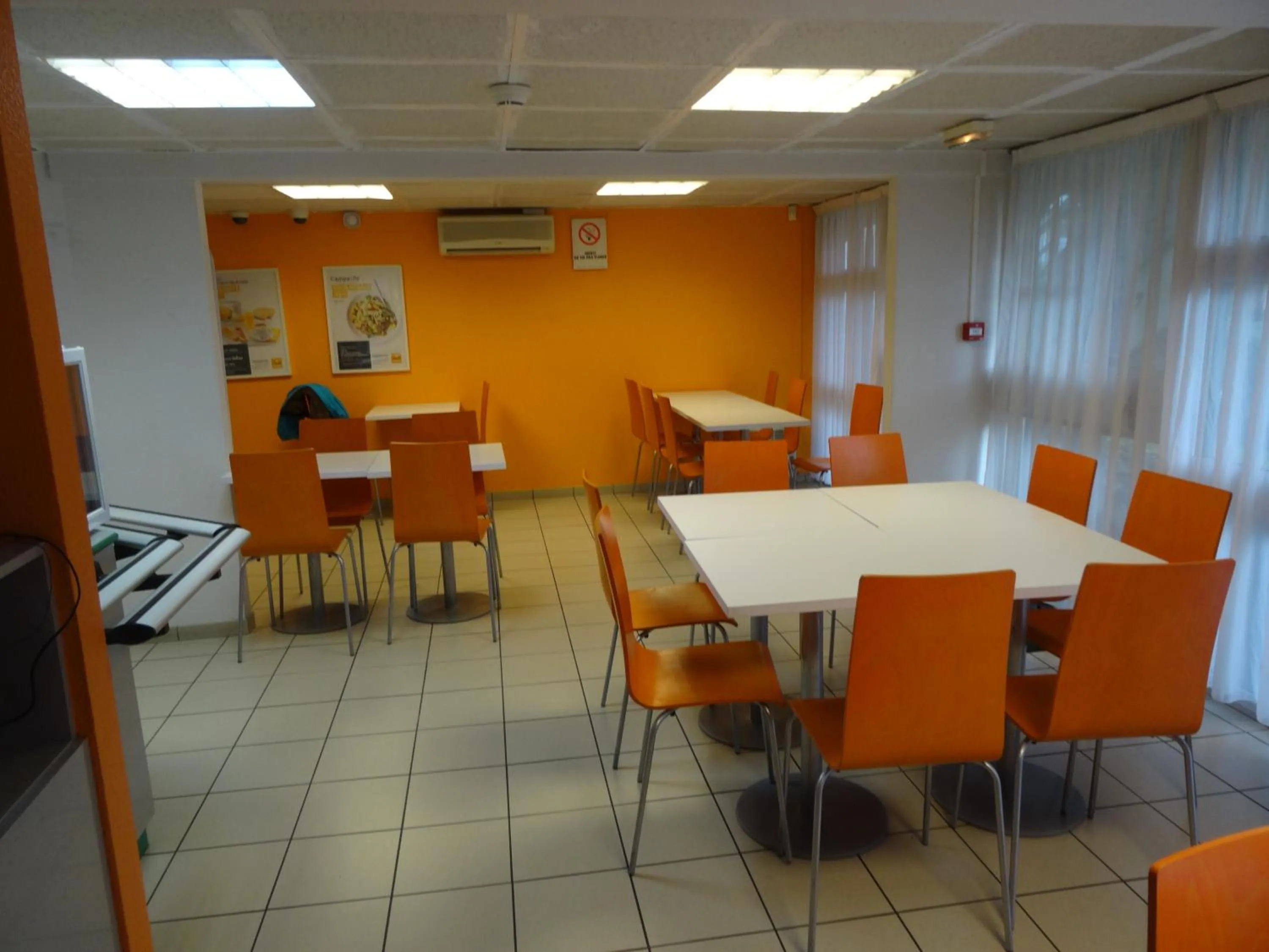 Restaurant/places to eat in Premiere Classe Lyon Sud - Chasse Sur Rhône