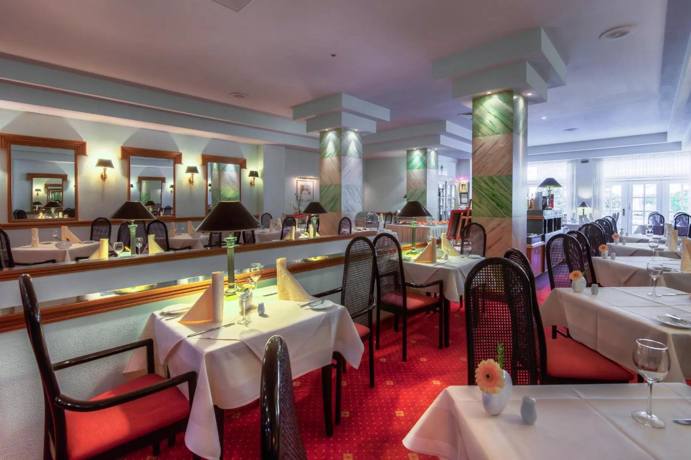 Restaurant/places to eat in Parkhotel Klüschenberg