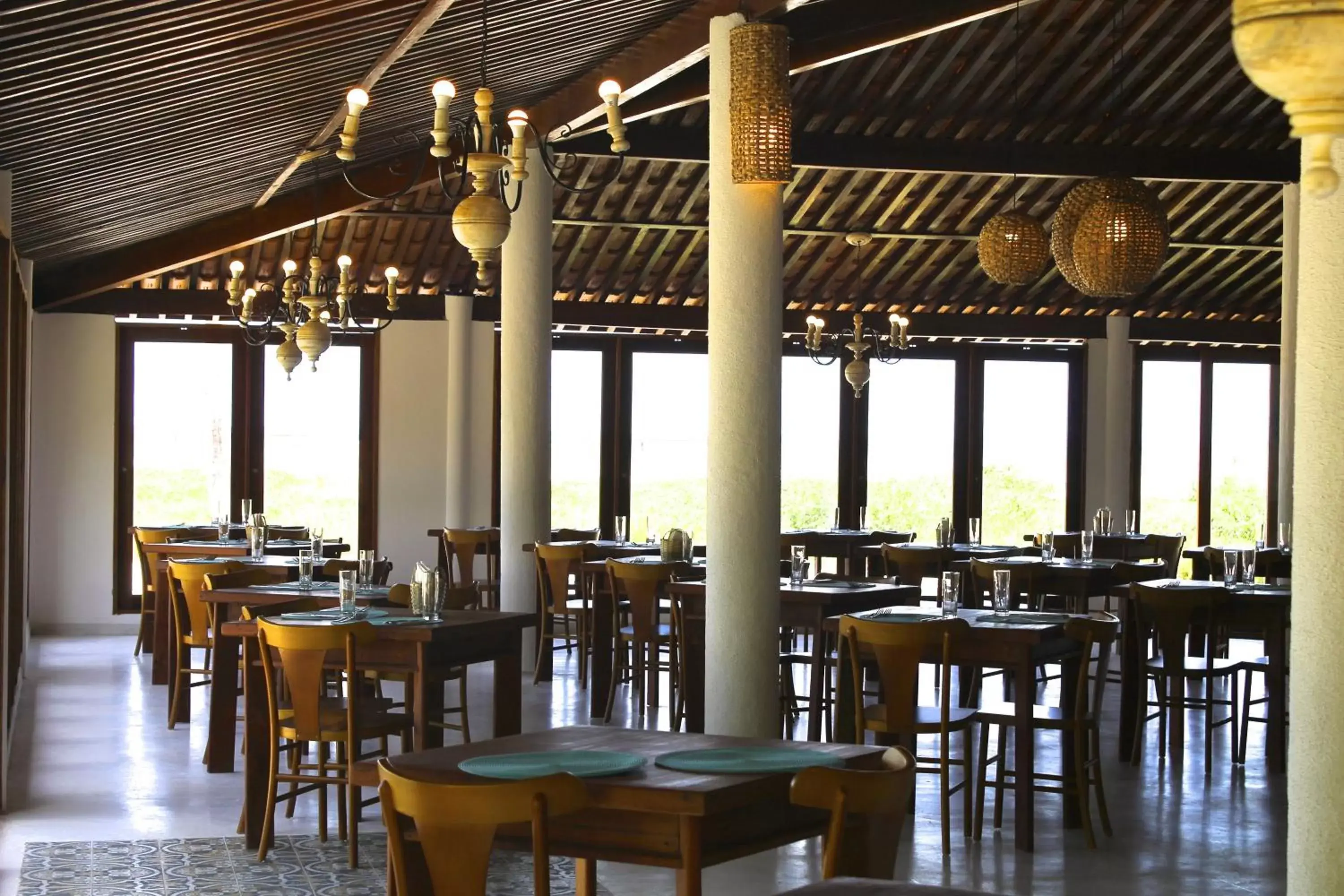 Restaurant/Places to Eat in Anga Hotel