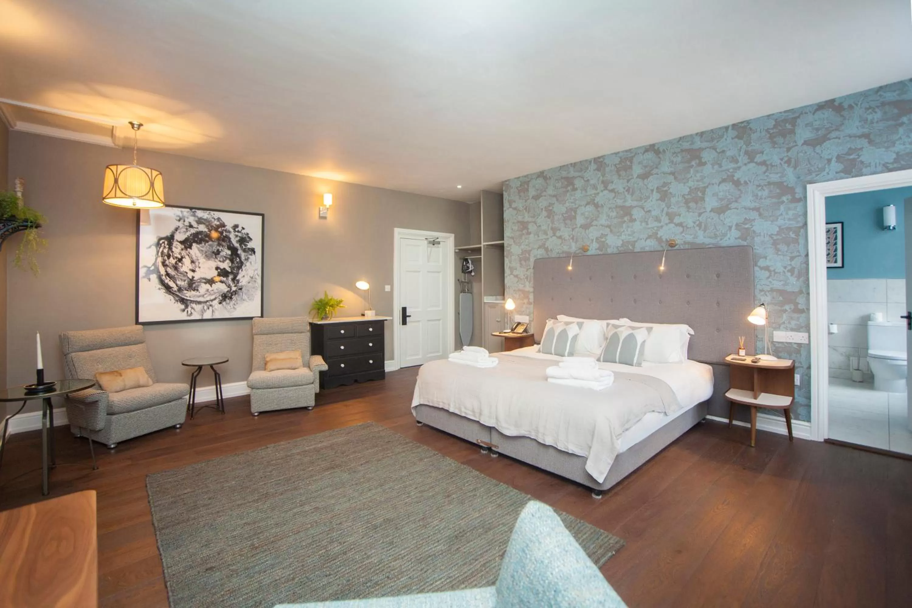 Bedroom in The King's Arms