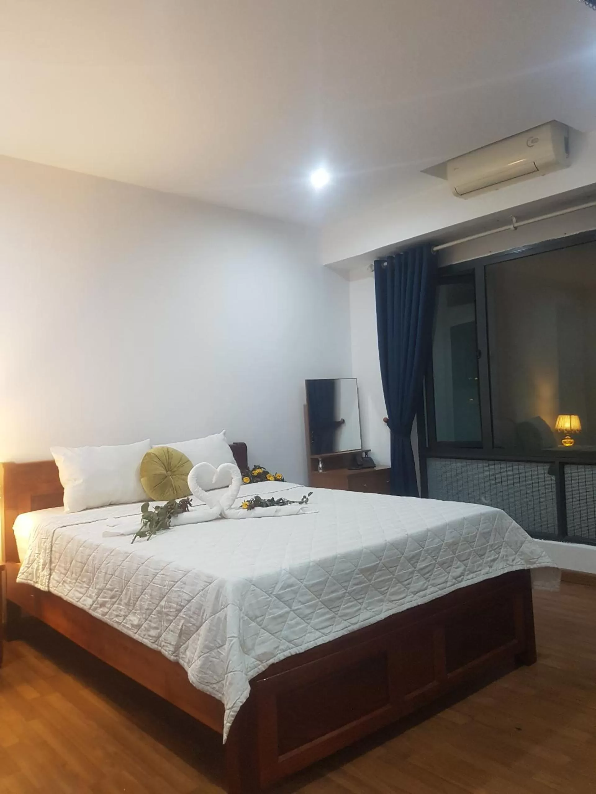 Bedroom, Bed in Hanoi View Legend Hotel