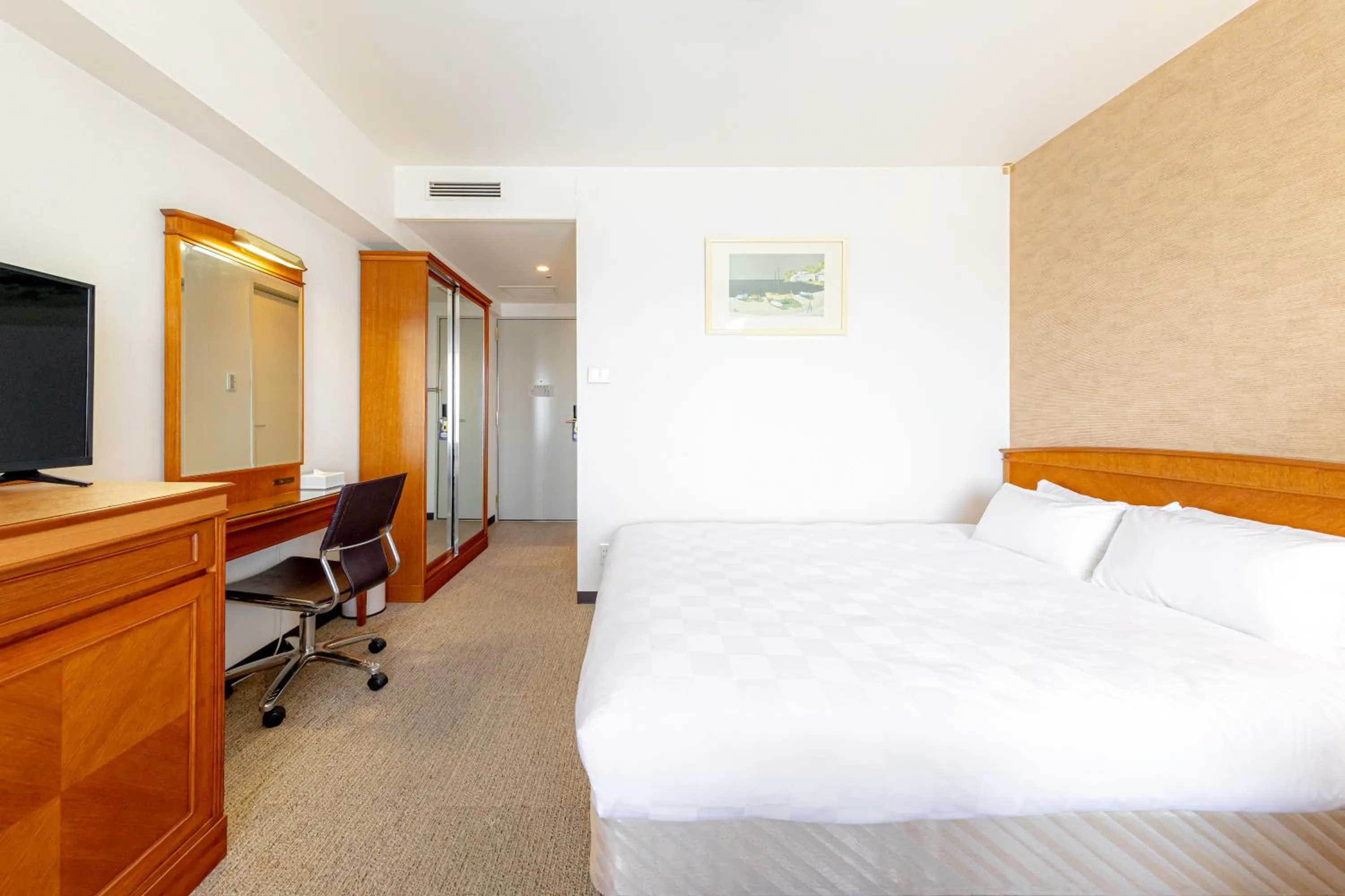 Bed in Bellevue Garden Hotel Kansai International Airport