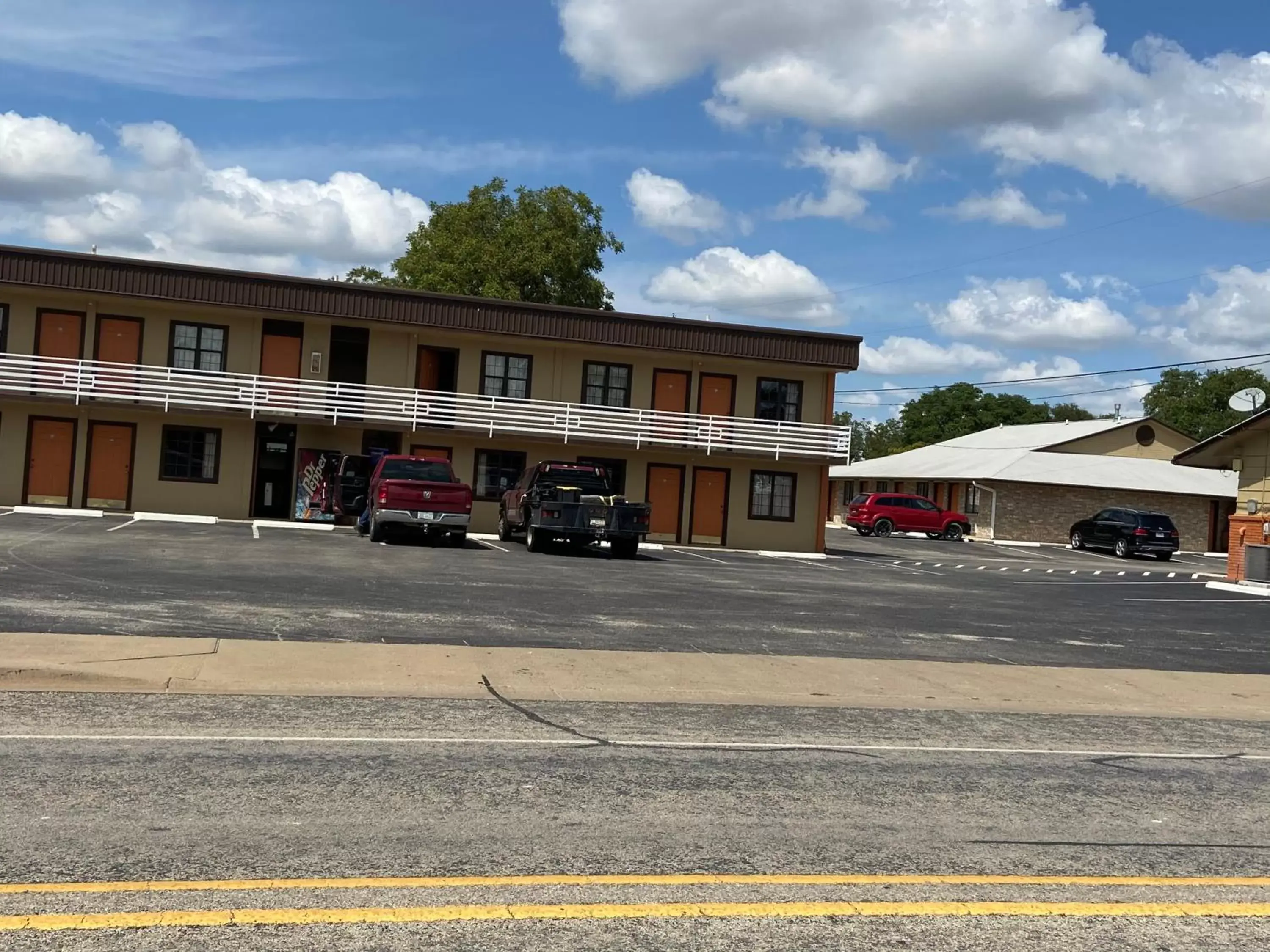 Property Building in Redbud Inn