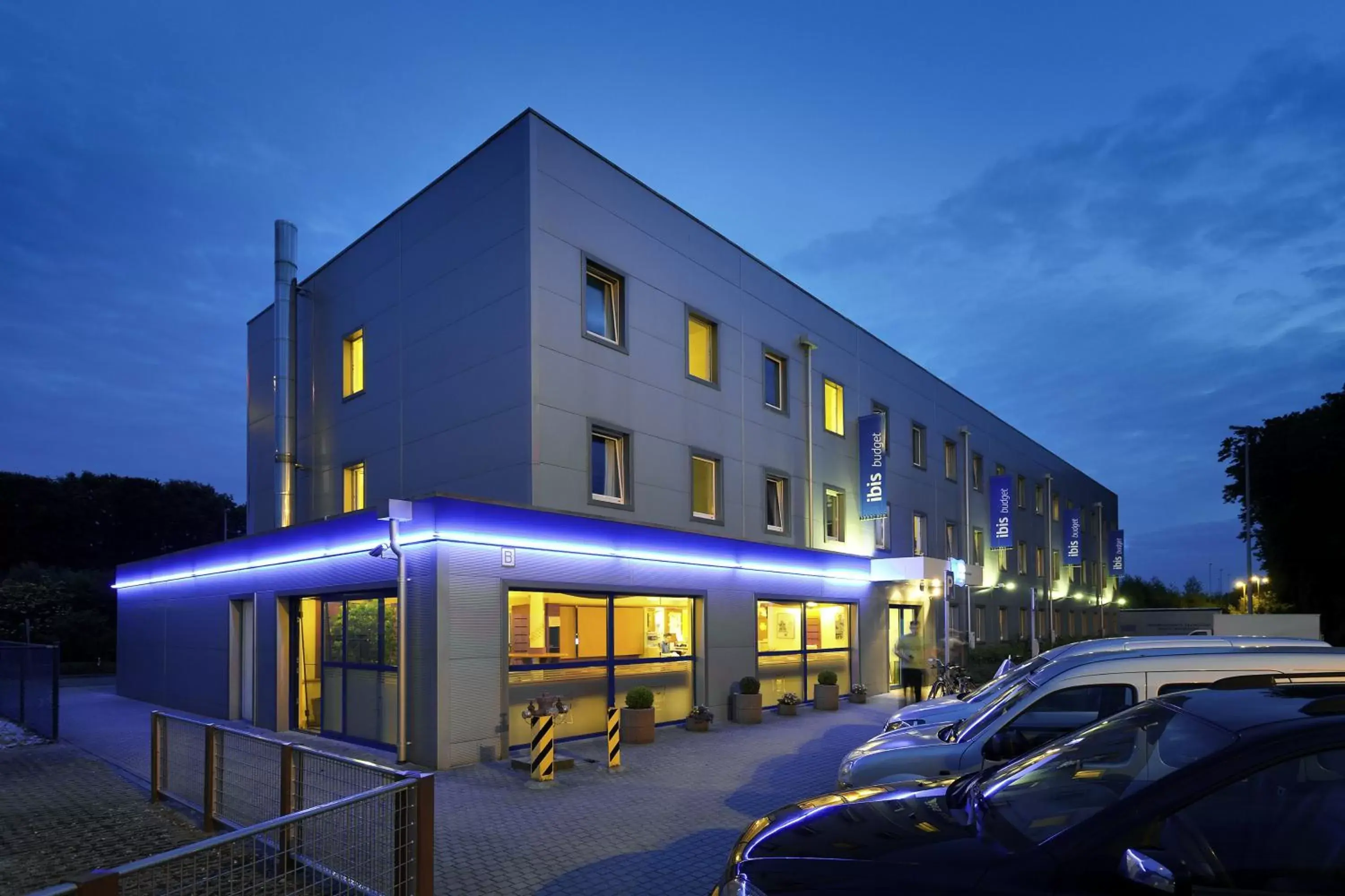 Facade/entrance, Property Building in ibis budget Aachen Raeren Grenze