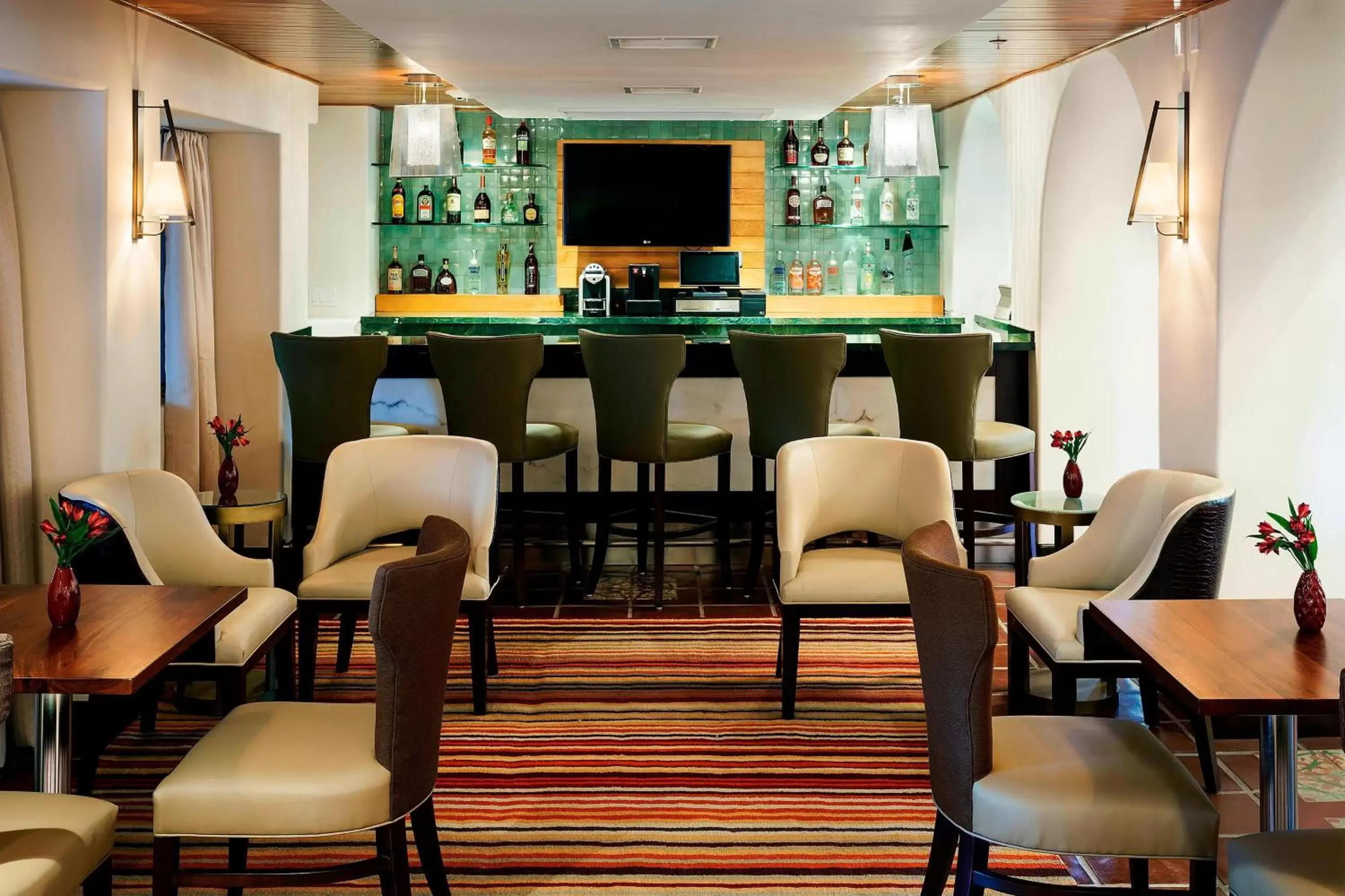 Lounge or bar, Lounge/Bar in Triada Palm Springs, Autograph Collection