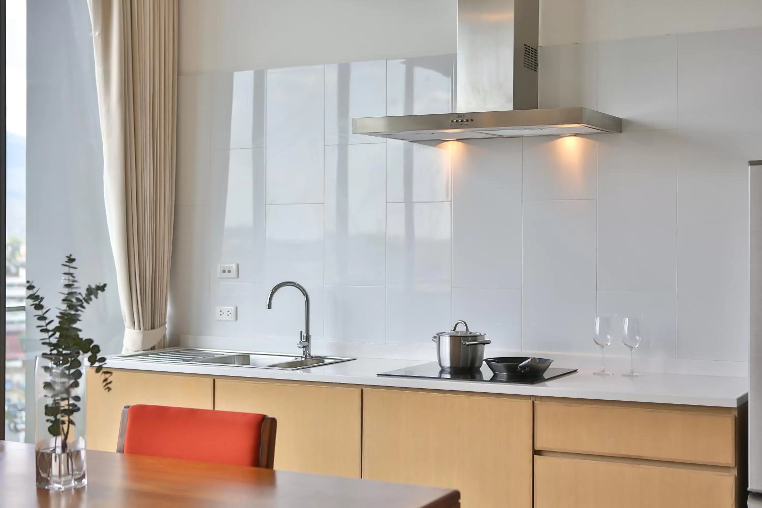 Kitchen or kitchenette in Eastin Tan Hotel Chiang Mai