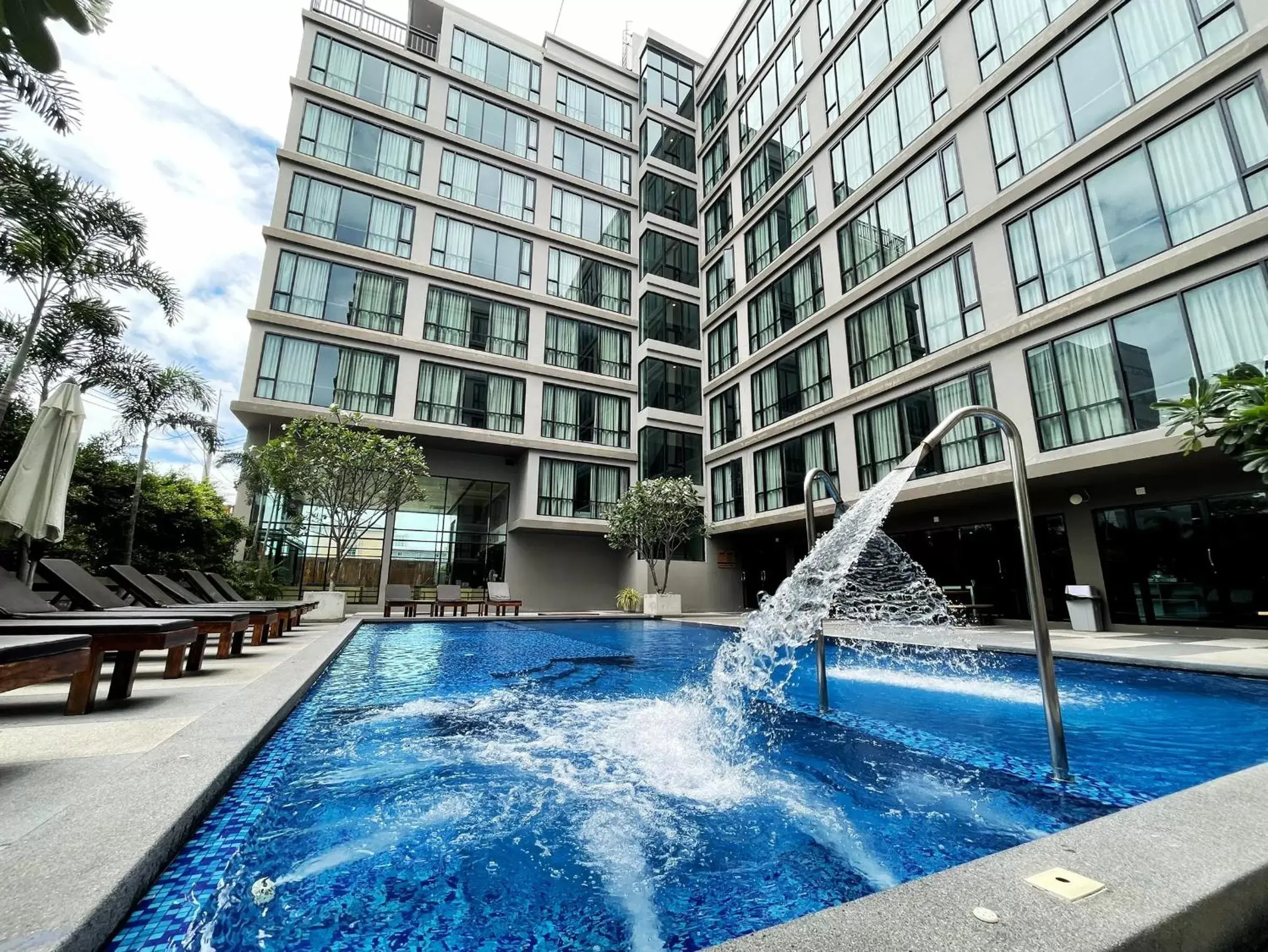 Property building, Swimming Pool in Beston Pattaya - SHA Plus Certified
