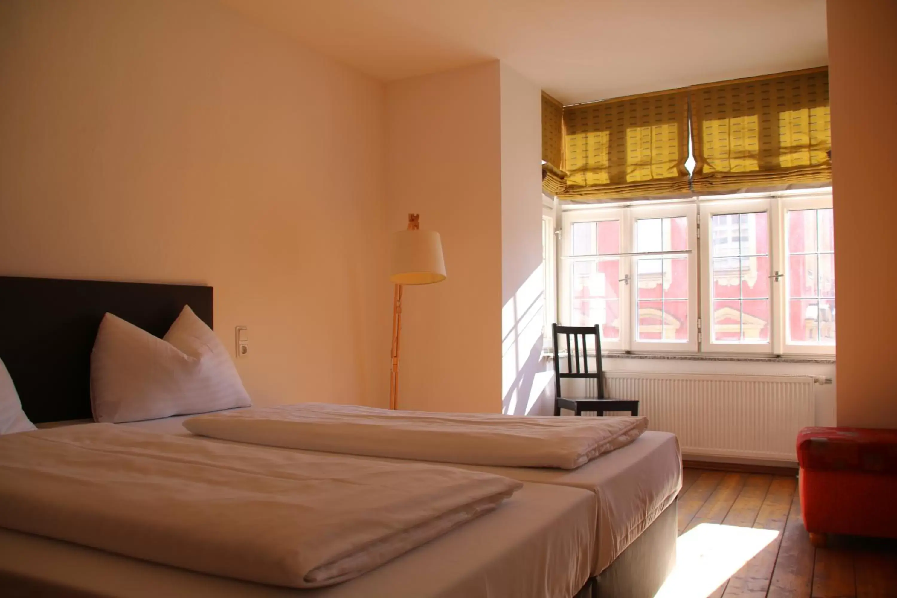Bed in Hotel Goldene Krone Innsbruck
