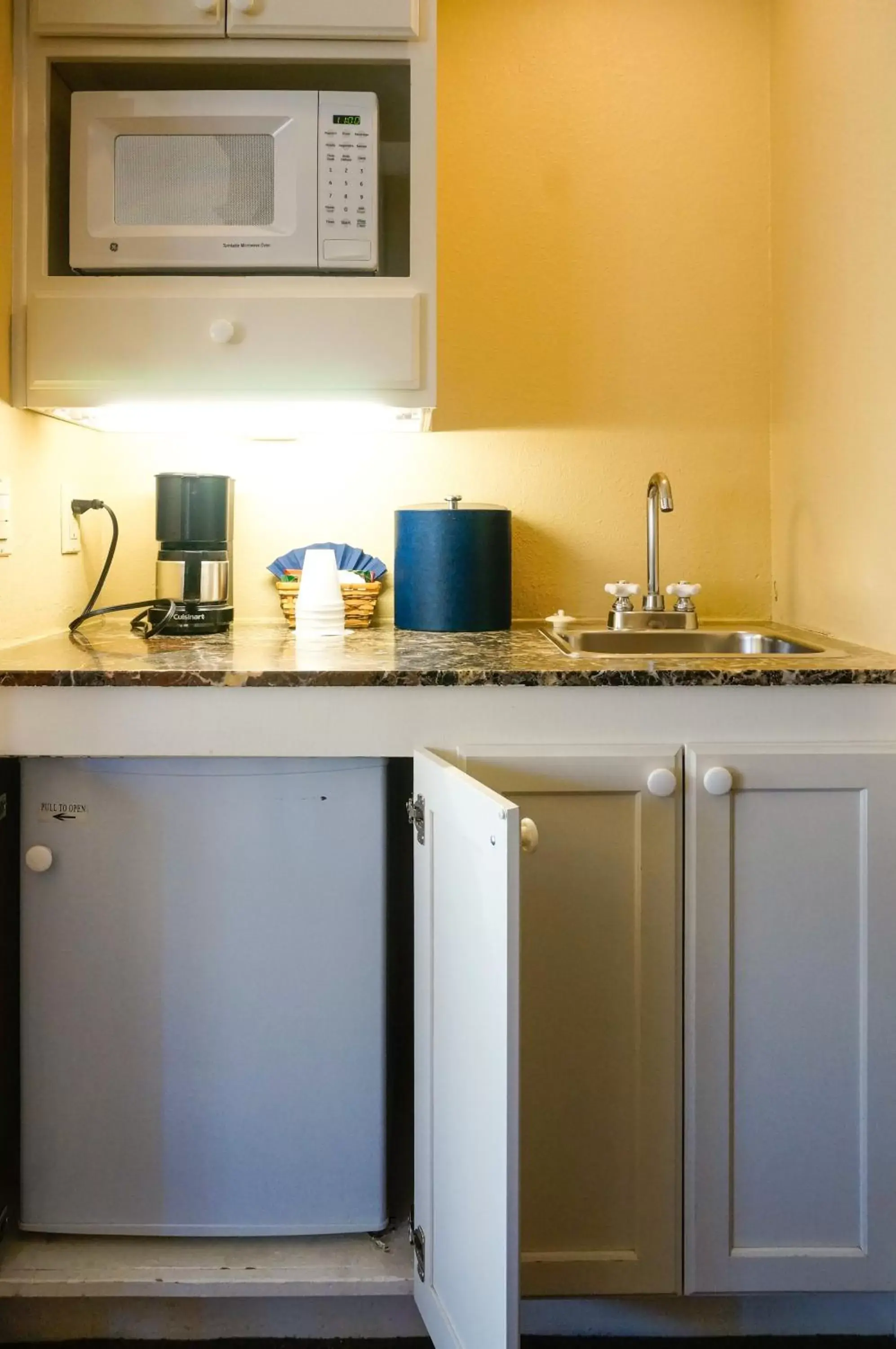 Kitchen or kitchenette, Kitchen/Kitchenette in Gaslamp Plaza Suites