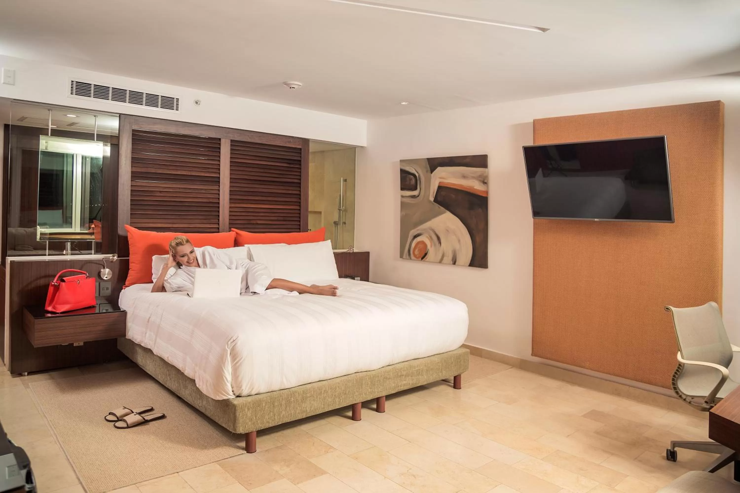 Bed in Presidente InterContinental Cancun Resort