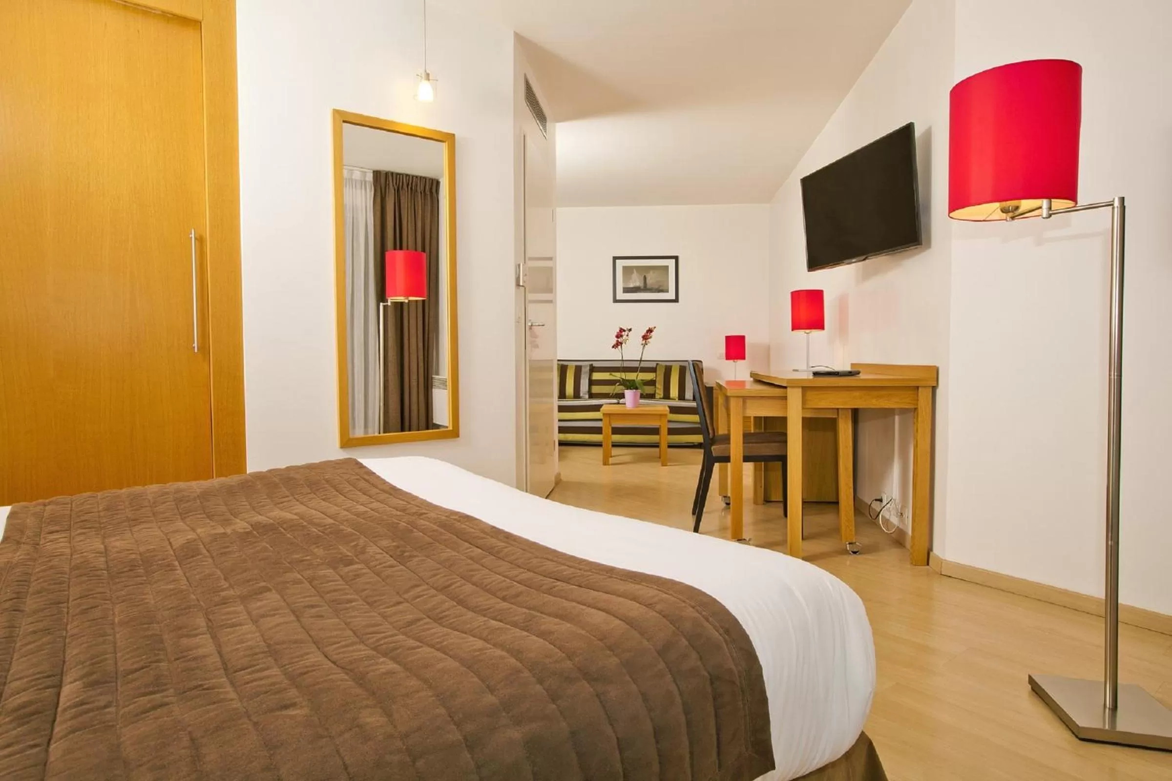 Bed in Residhome Paris-Massy