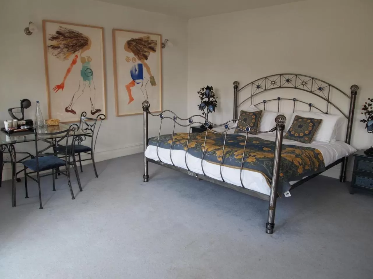 Bed in The Weir Hotel